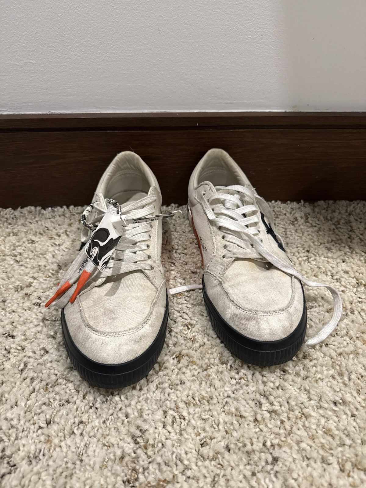 Off-White Off-White Vulcanized Low Canvas Sneakers White Black EU 44 Size US 11 / EU 44 - 4 Thumbnail