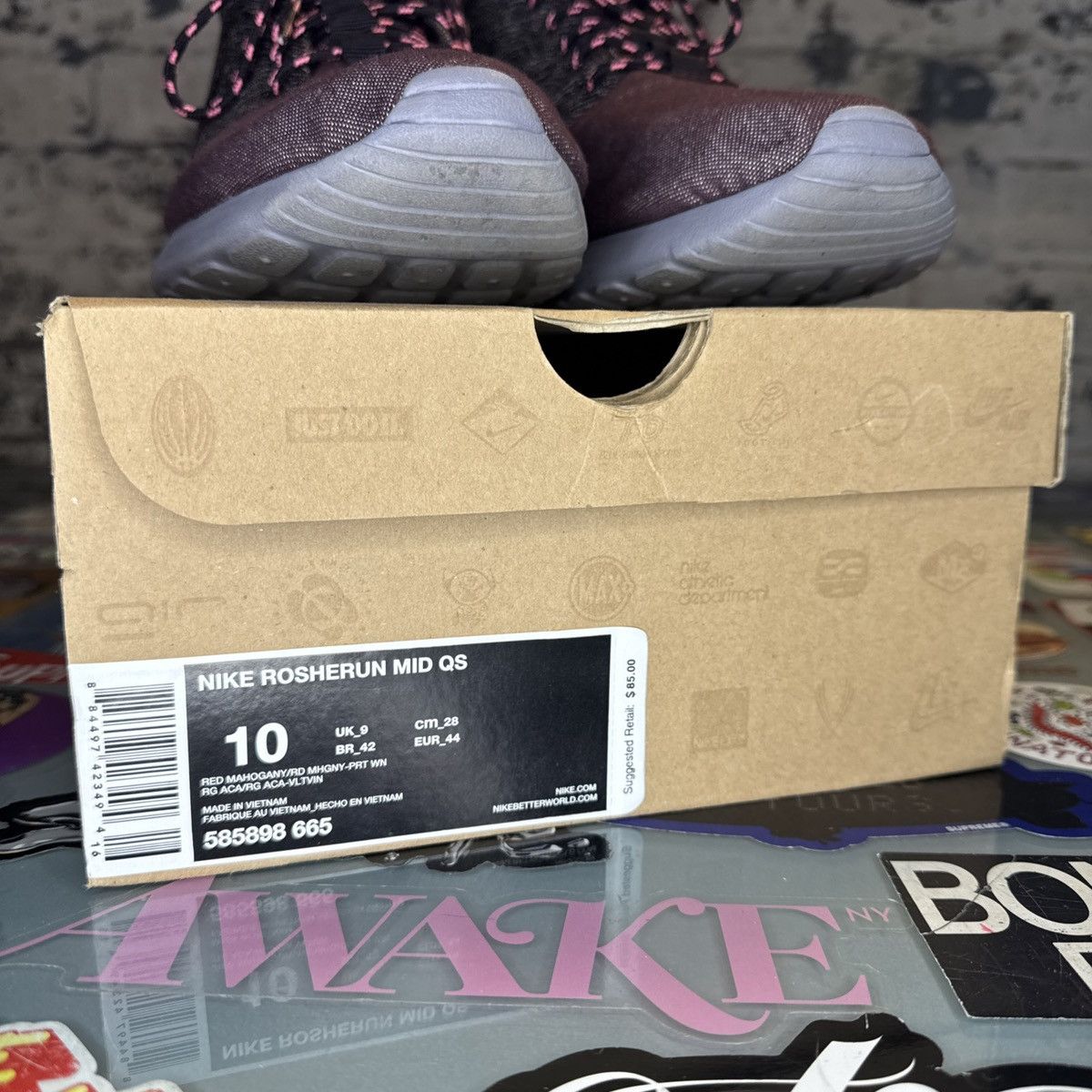 Nike Nike Roshe Run Mid City Pack NYC Sz 10 Maroon NDS Size US 10 / EU 43 - 7 Thumbnail
