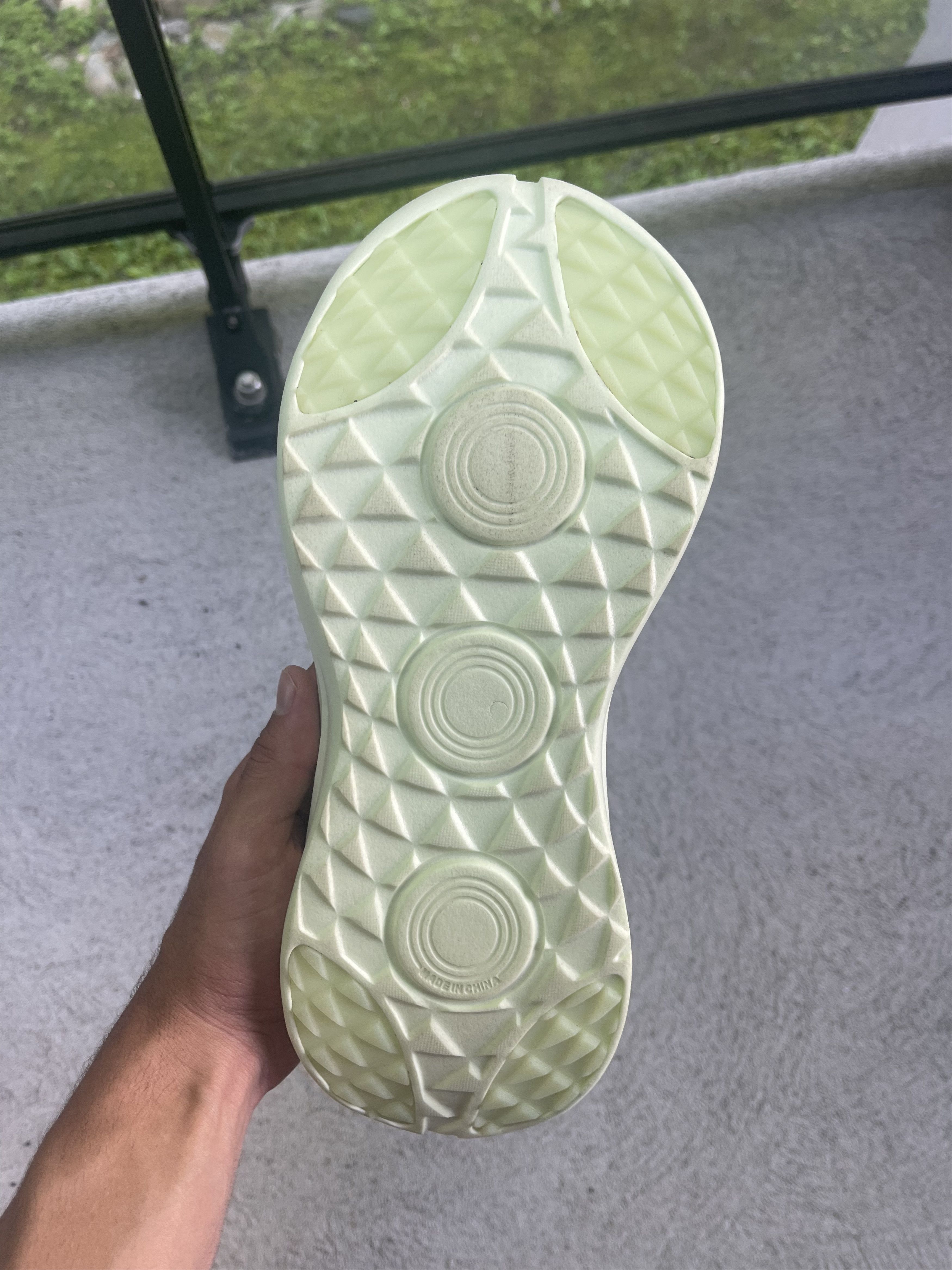 TOMBOGO Saucony Tombogo F&F The Butterfly Glow in the Dark Size US 9 / EU 42 - 7 Thumbnail