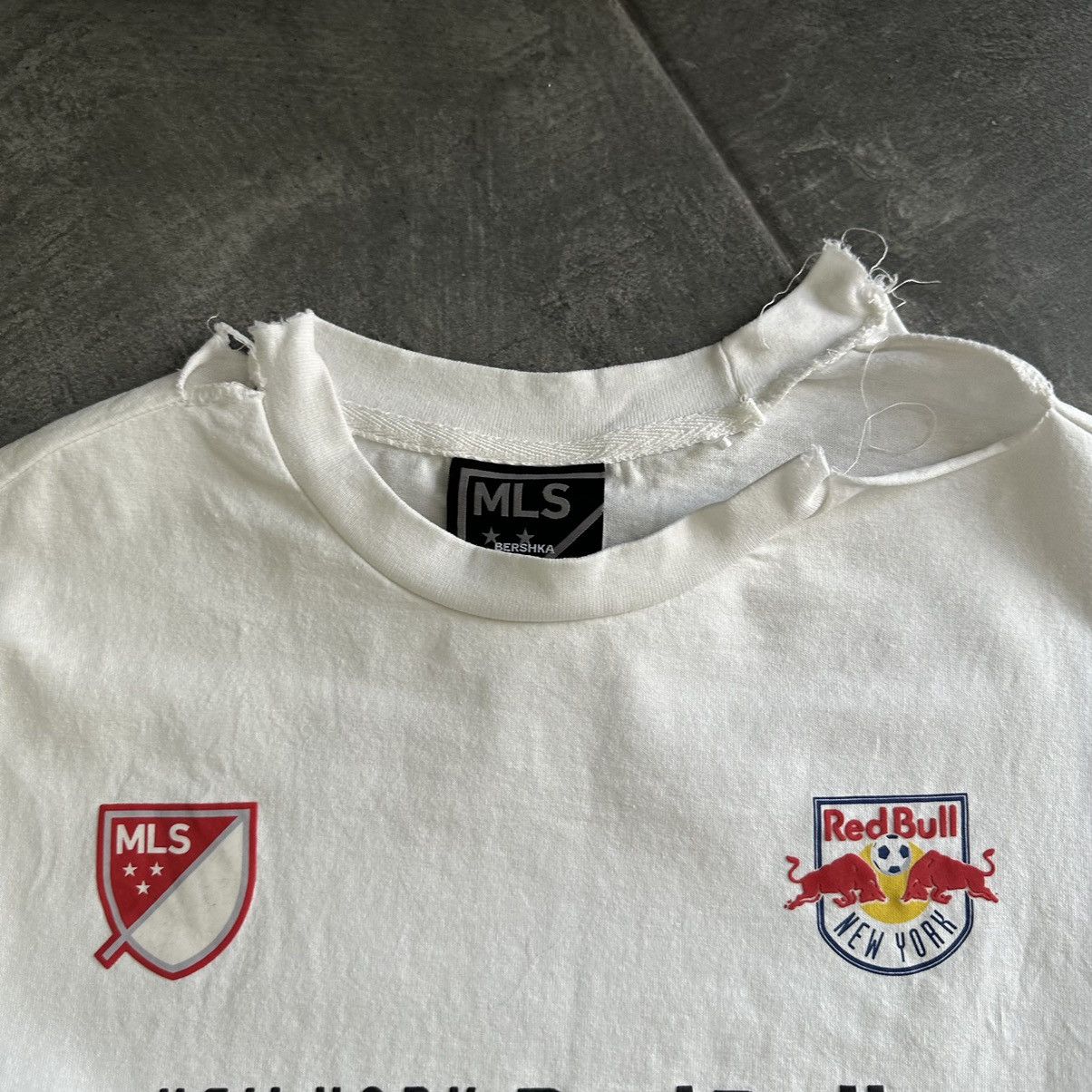 Red Bull × Vintage Vintage New York Red Bulls T-shirts Small Logo Distressed Size US XS / EU 42 / 0 - 4 Thumbnail