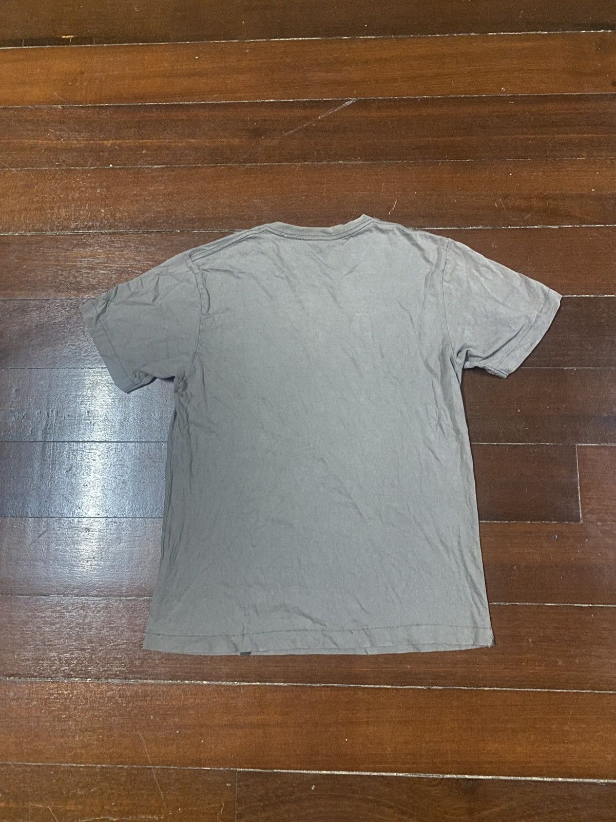 Kaws Rare Uniqlo x Kaws Snoopy Shirt over print Size US M / EU 48-50 / 2 - 7 Thumbnail