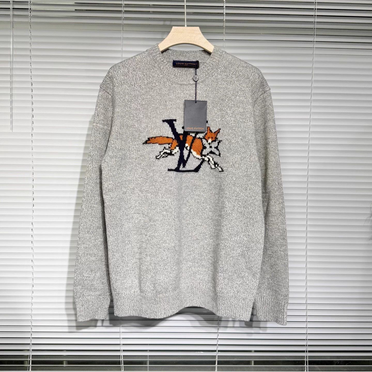 Louis Vuitton LV Monogram Fox Wool Cashmere Sweater L Grey Size US L / EU 52-54 / 3 - 1 Thumbnail