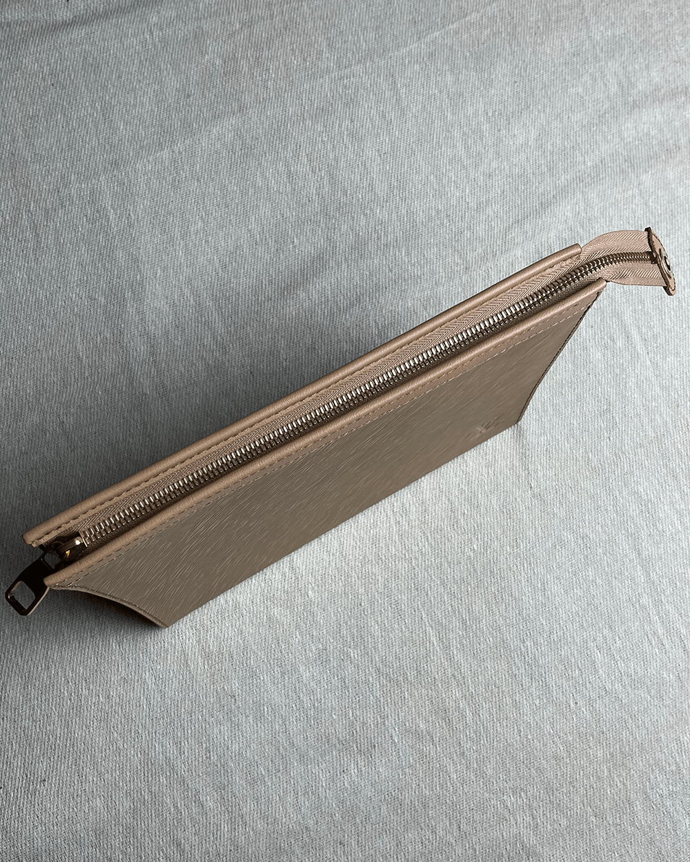 Louis Vuitton Louis Vuitton Saffiano Leather Tan Pouch Size ONE SIZE - 4 Thumbnail