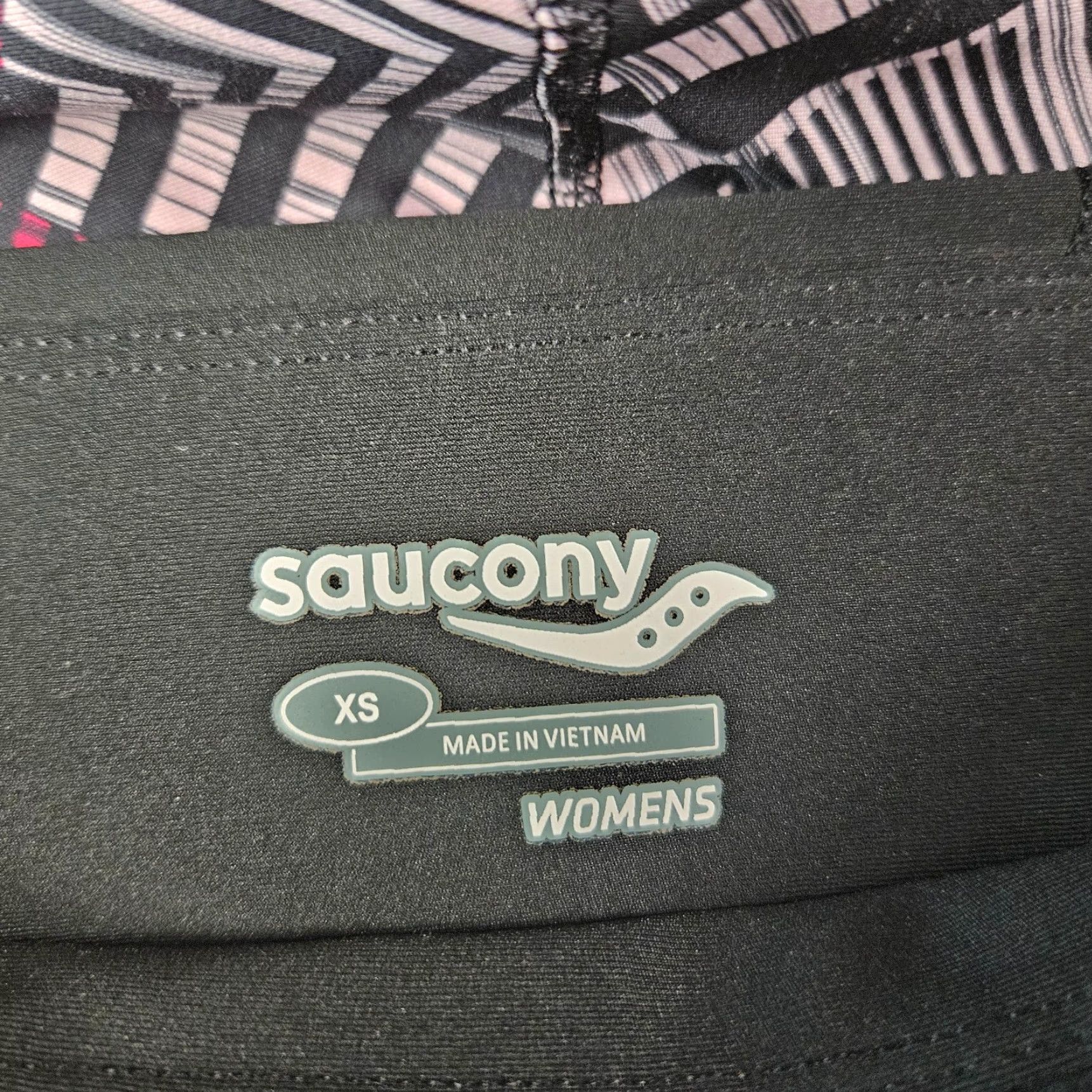 Saucony Saucony Womens Leggings XS Black Pink Size XS Leggings Activewear Womens Shoes? Size 26" / US 2 / IT 38 - 6 Thumbnail