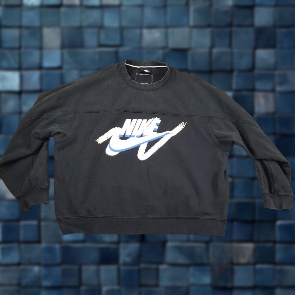 Nike Nike Sportswear Black Crew Sweatshirt Women Medium Casual Athleisure Graphic Print Size M / US 6-8 / IT 42-44 - 1 Thumbnail