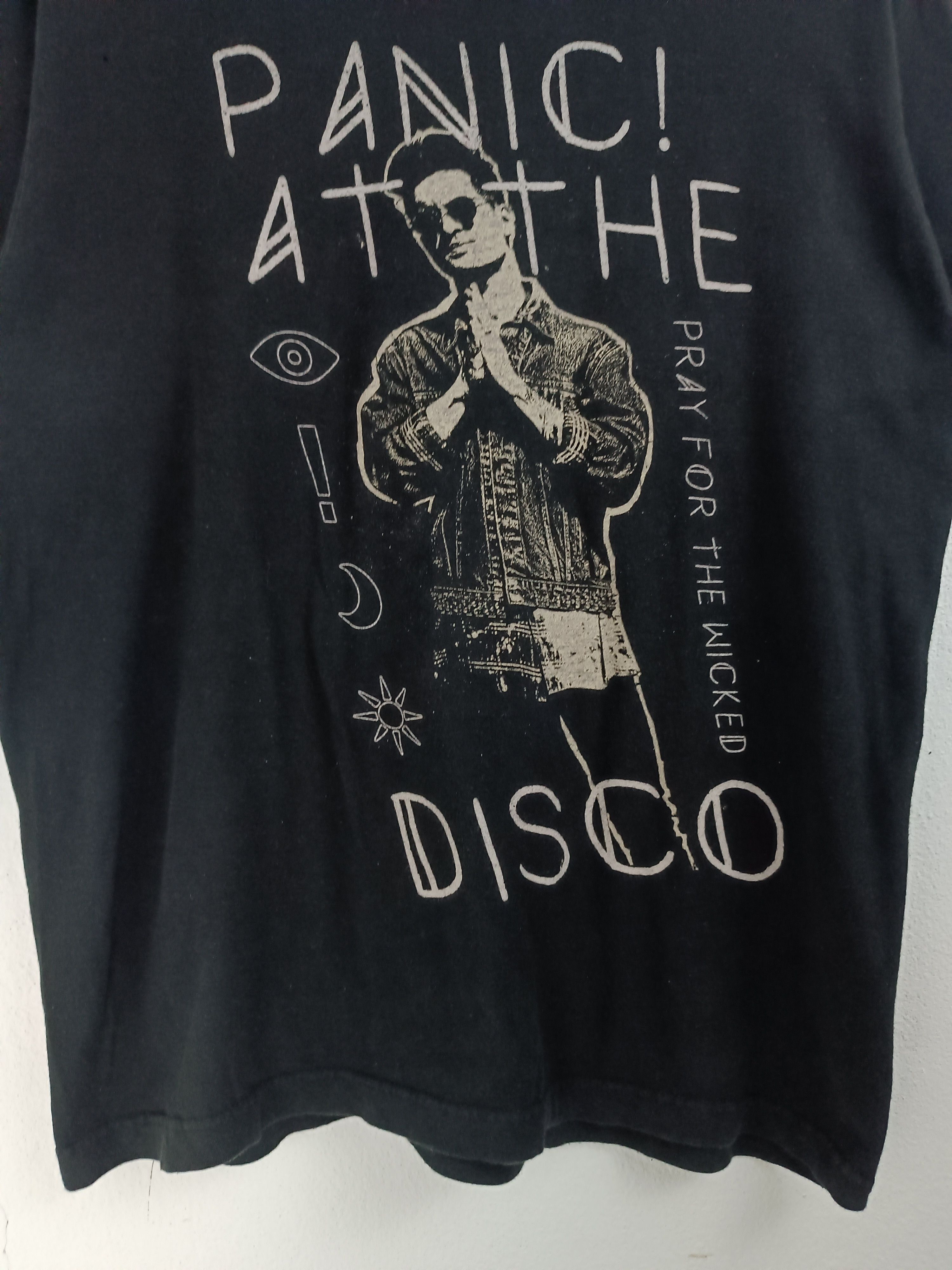 Band Tees VINTAGE 2019 PANIC AT THE DISCO TOUR TEE emo mcr afi Size US M / EU 48-50 / 2 - 10 Thumbnail