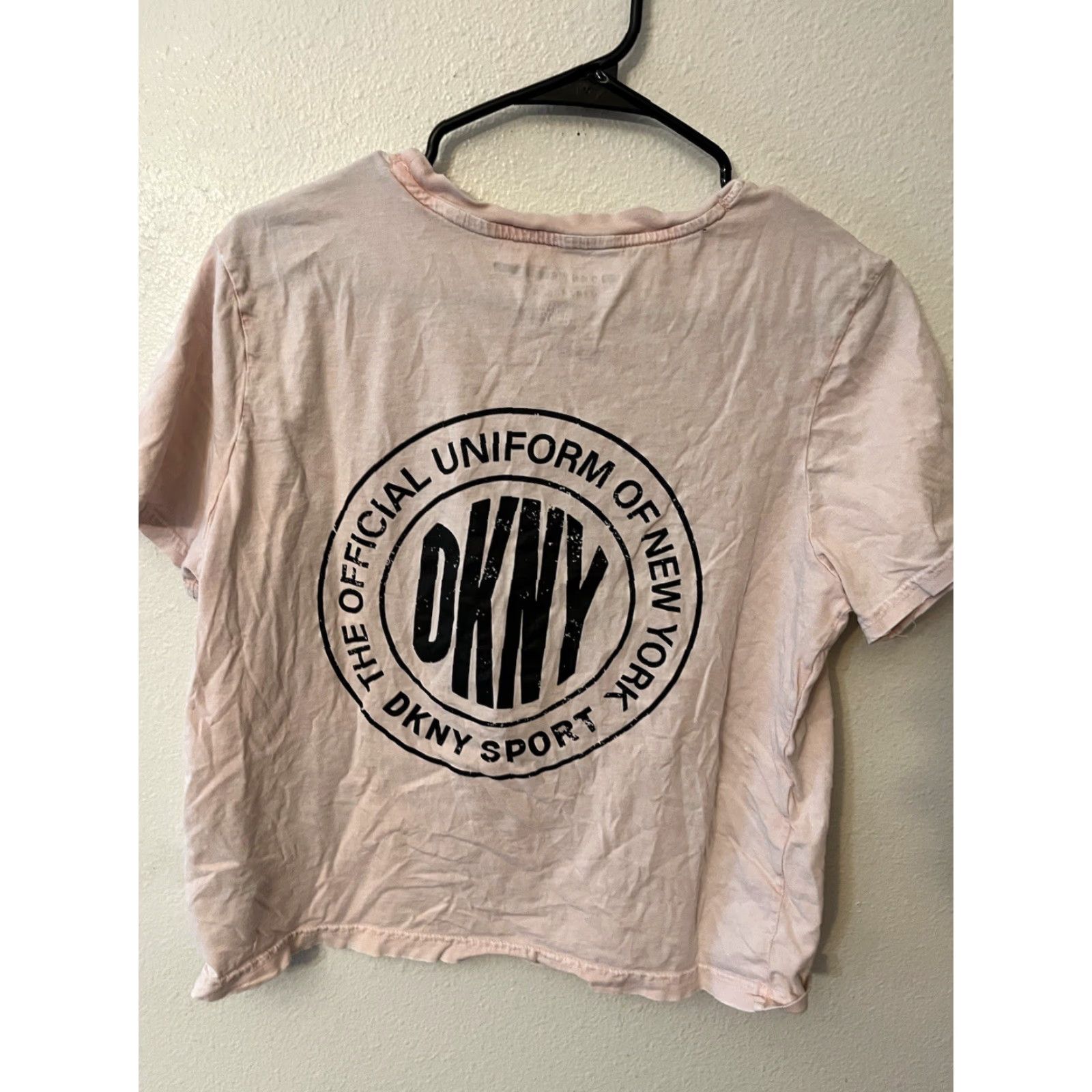 DKNY VINTAGE DKNY Logo Crew Neck T-Shirt Pink Solid Adult Medium Womens Size M / US 6-8 / IT 42-44 - 2 Thumbnail