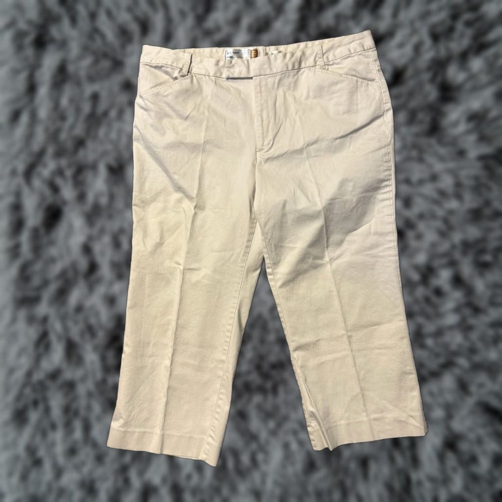 Old Navy VINTAGE Old Navy Cropped Capri Pants Women 16 Beige Cotton Spandex Pockets Stretch Flat Front Straight Inseam 22 Retro Preppy City Size 38" / US 16 / IT 52 - 1 Thumbnail