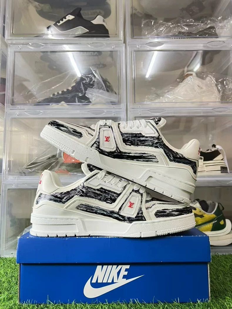Louis Vuitton Louis Vuitton LV Trainer Sneaker 9/43-2508 Size US 9 / EU 42 - 4 Thumbnail
