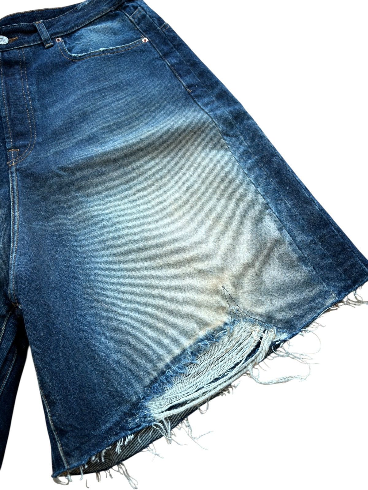 Vetements *RARE* GVASALIA VETEMENTS DENIM BAGGY DISTRESSED SHORT Size US 36 / EU 52 - 11 Thumbnail