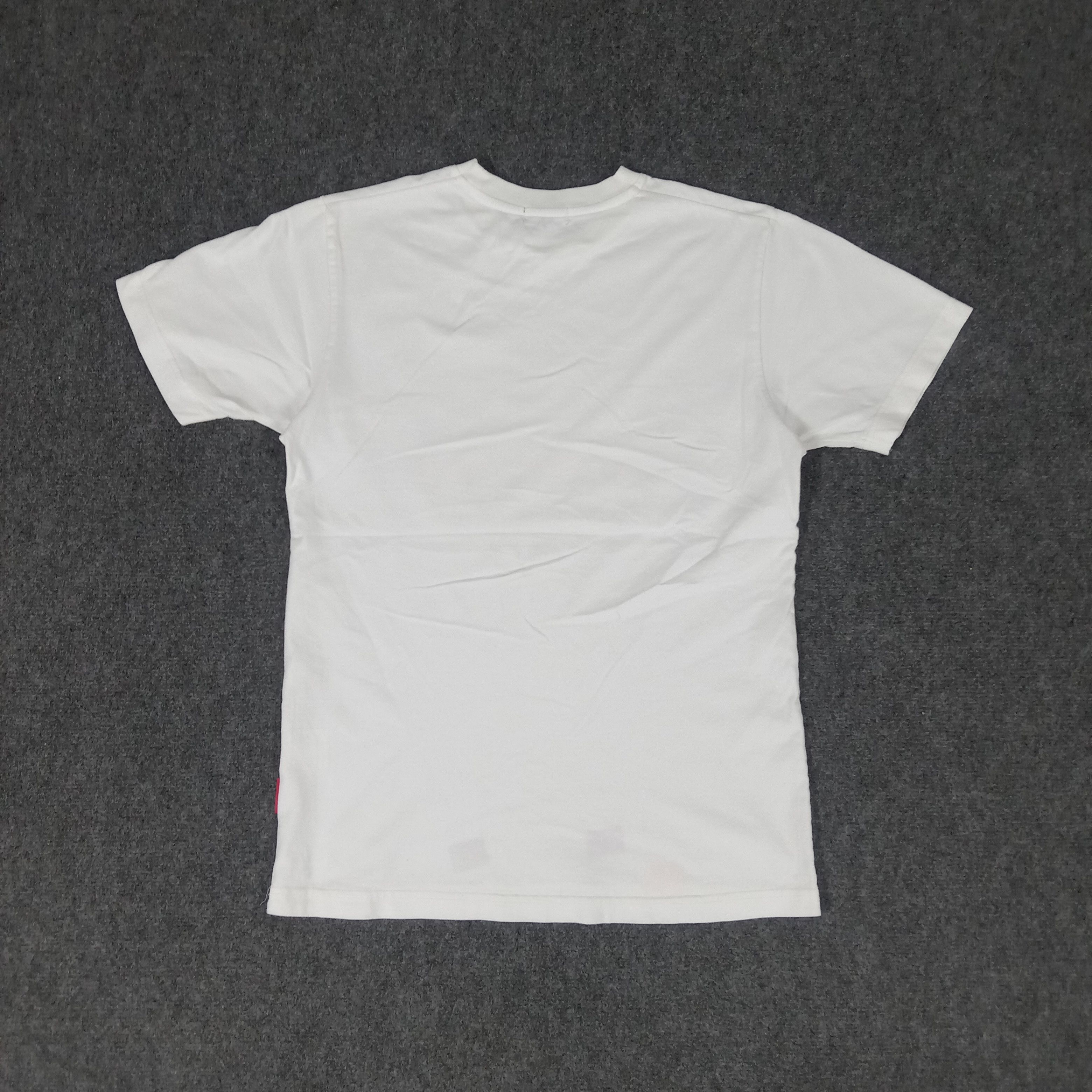 Barbara Kruger × Japanese Brand × Vintage Barbara Kruger We Don't Need Another Hero Tshirt Size US M / EU 48-50 / 2 - 5 Thumbnail