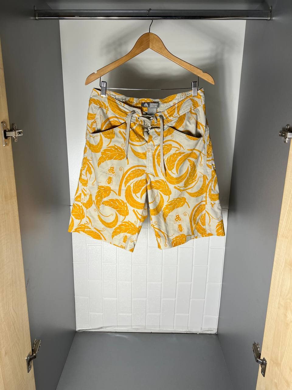 Nike ACG VINTAGE NIKE ACG RETRO DESIGNER SURF SHORTS DRILL Y2K 90s Size US 32 / EU 48 - 1 Thumbnail