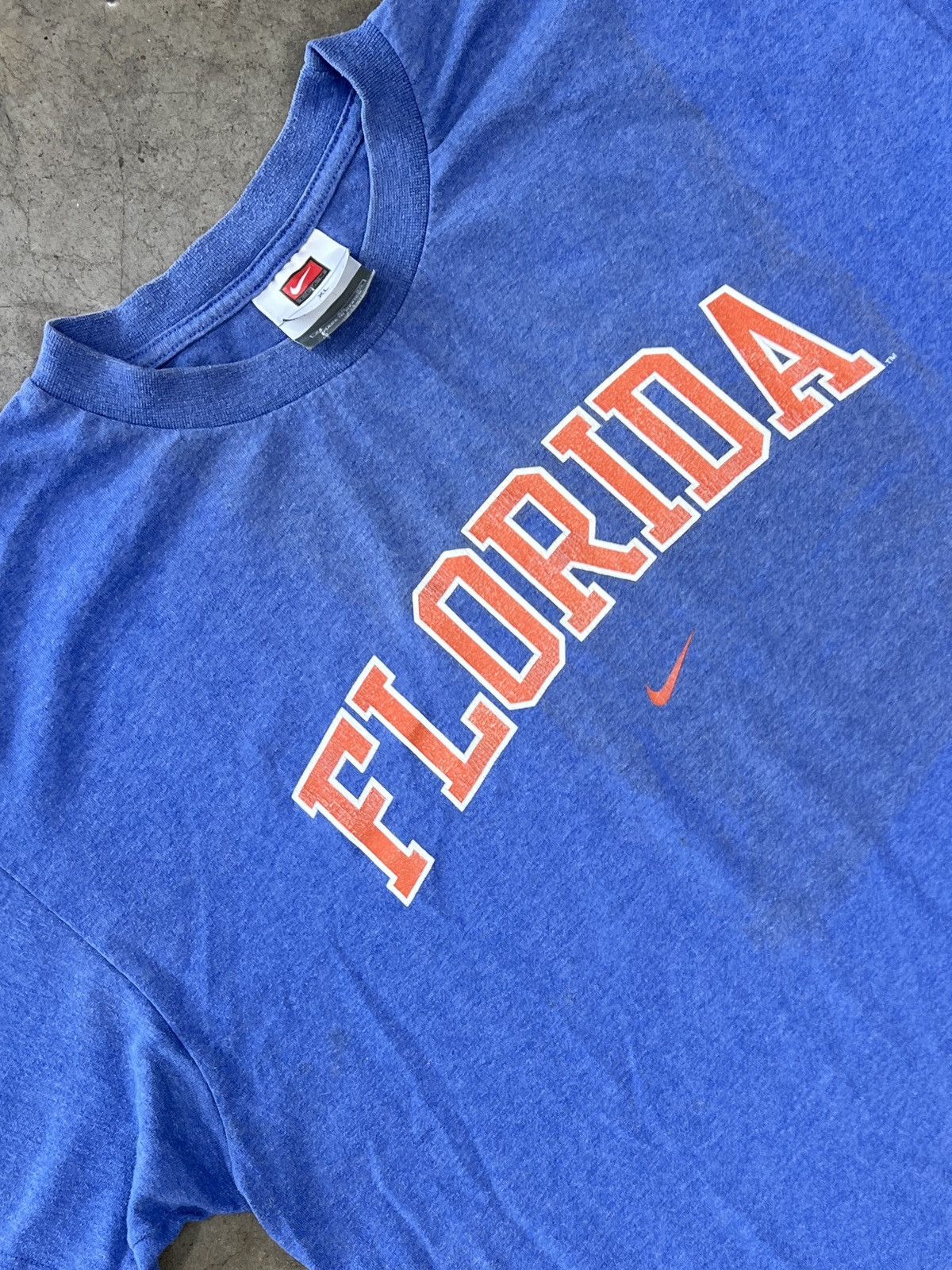 Nike Vintage 2000s Nike University of Florida Gator Tee XXL Size US XL / EU 56 / 4 - 1 Thumbnail