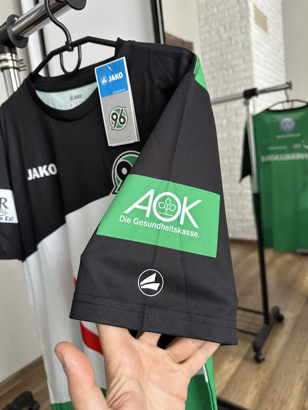 Other 2013/2014 Hannover 96 Jako Soccer Jersey T-Shirt Size US S / EU 44-46 / 1 - 9 Thumbnail