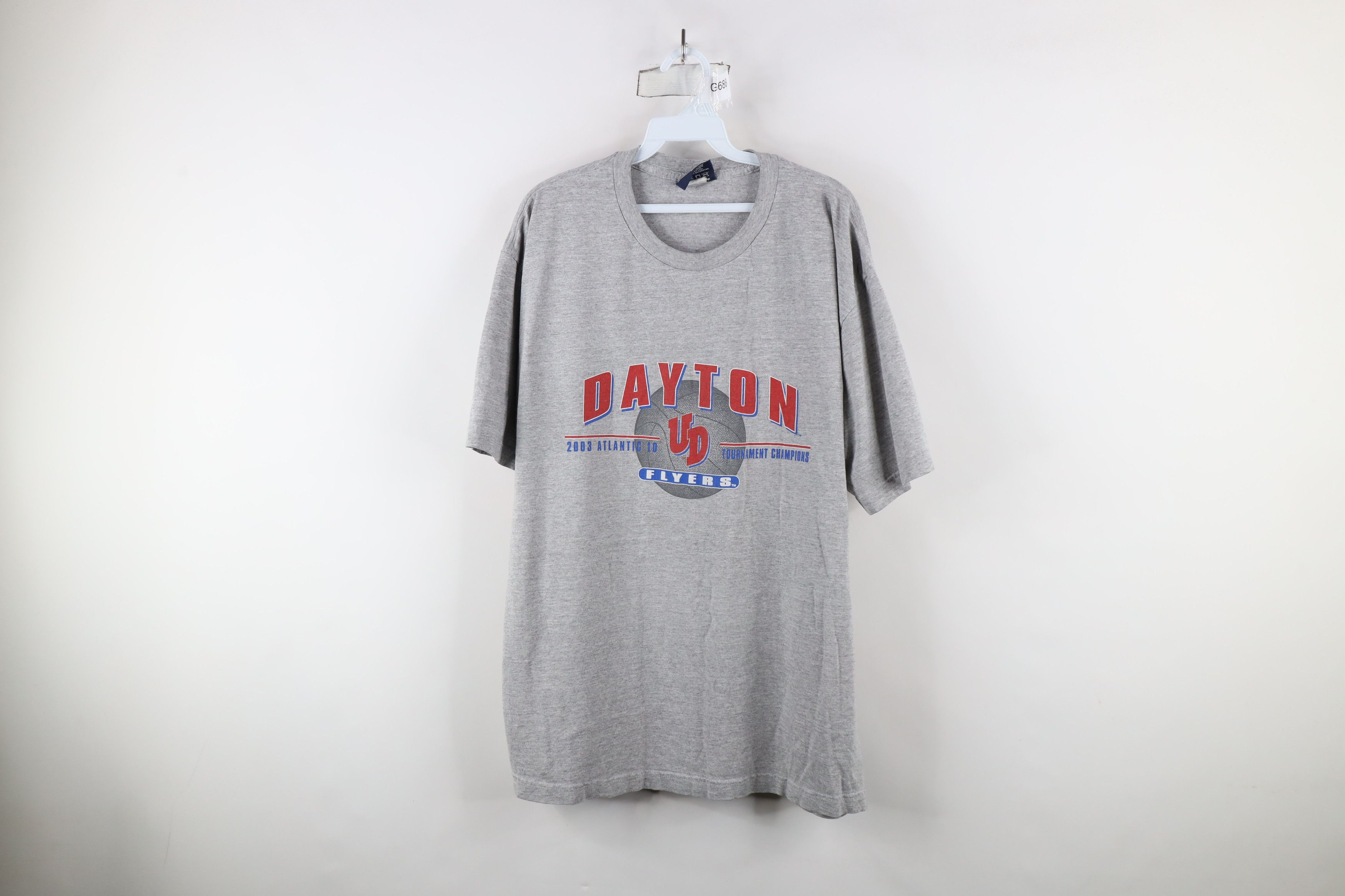 Vintage Vintage Y2K 10 Champs Dayton University Basketball T-Shirt Size US L / EU 52-54 / 3 - 1 Thumbnail