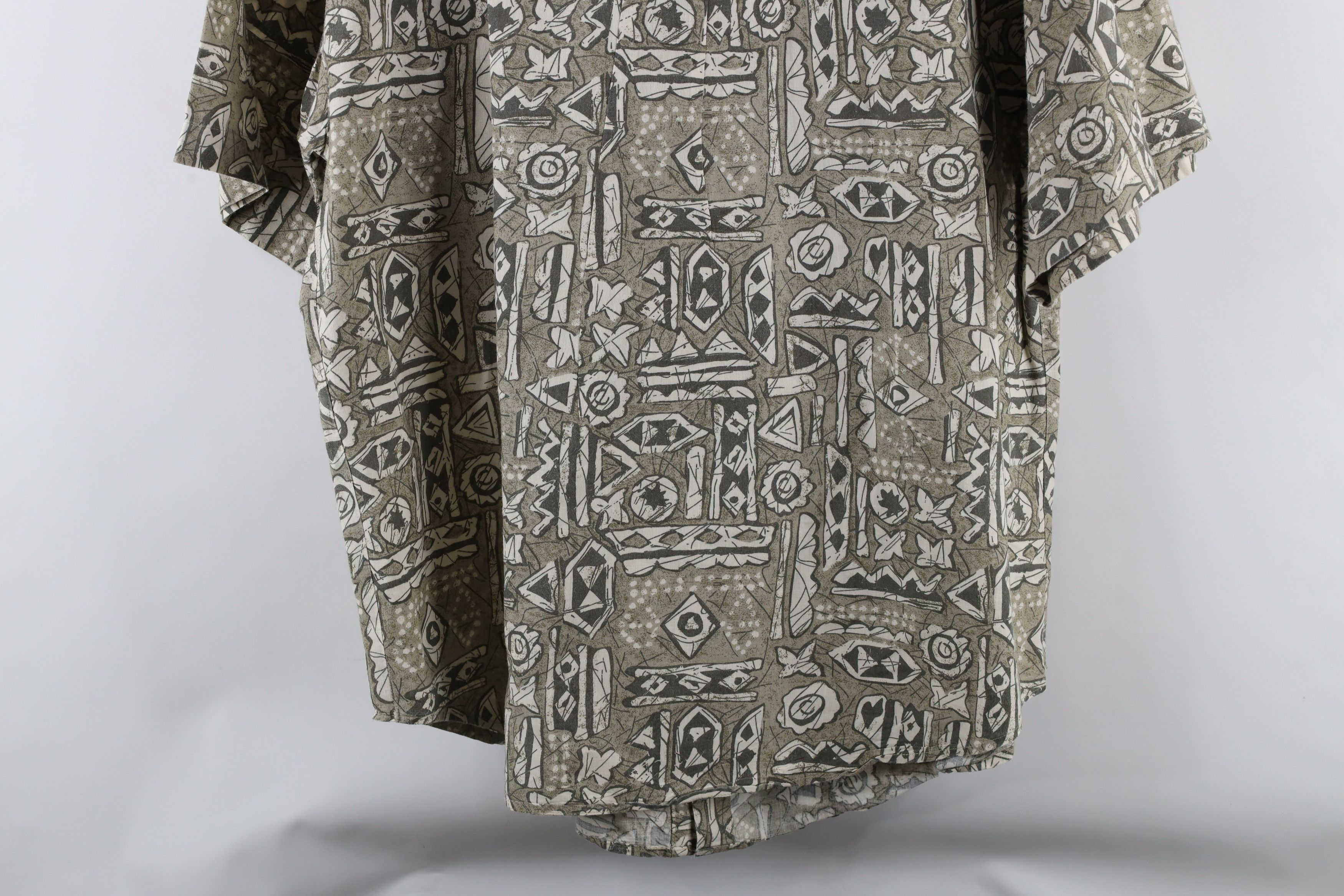 Vintage Vintage 90s Streetwear Tribal Hawaiian Button Shirt Size US L / EU 52-54 / 3 - 10 Thumbnail