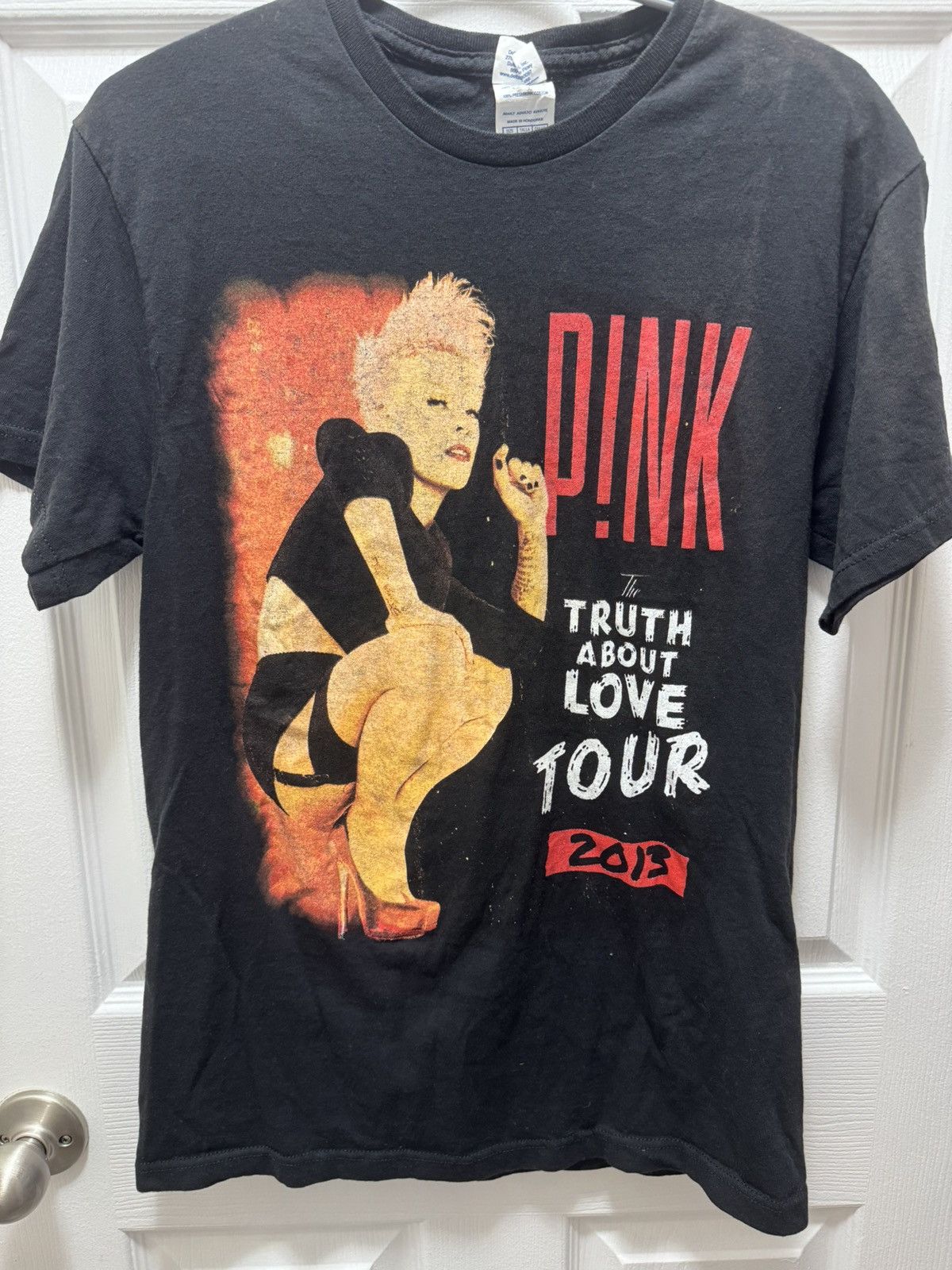 Pink PINK Truth About Love Tour 2013 Vintage Pop Shirt Pro Delta Size US M / EU 48-50 / 2 - 2 Thumbnail