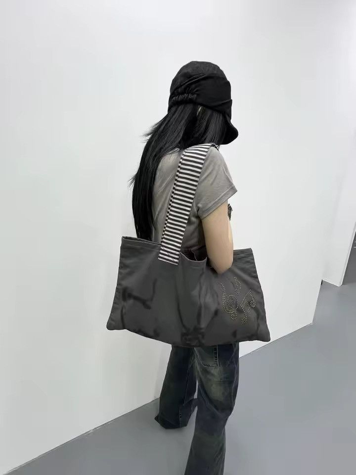 Japanese Brand Japanese Capacity Tote Nylon Shoulder Bag Size ONE SIZE - 3 Thumbnail