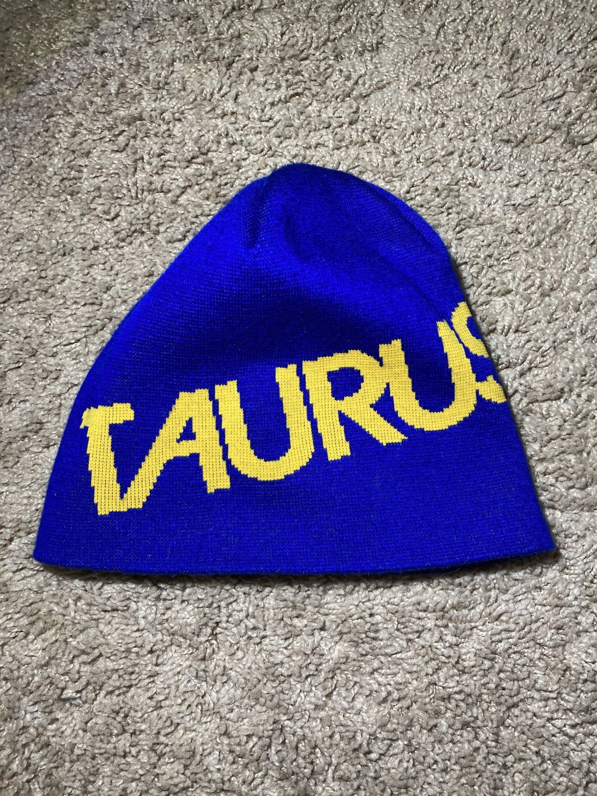 2004 Supreme Astrology Beanie Taurus Sign Logo Vintage 90s