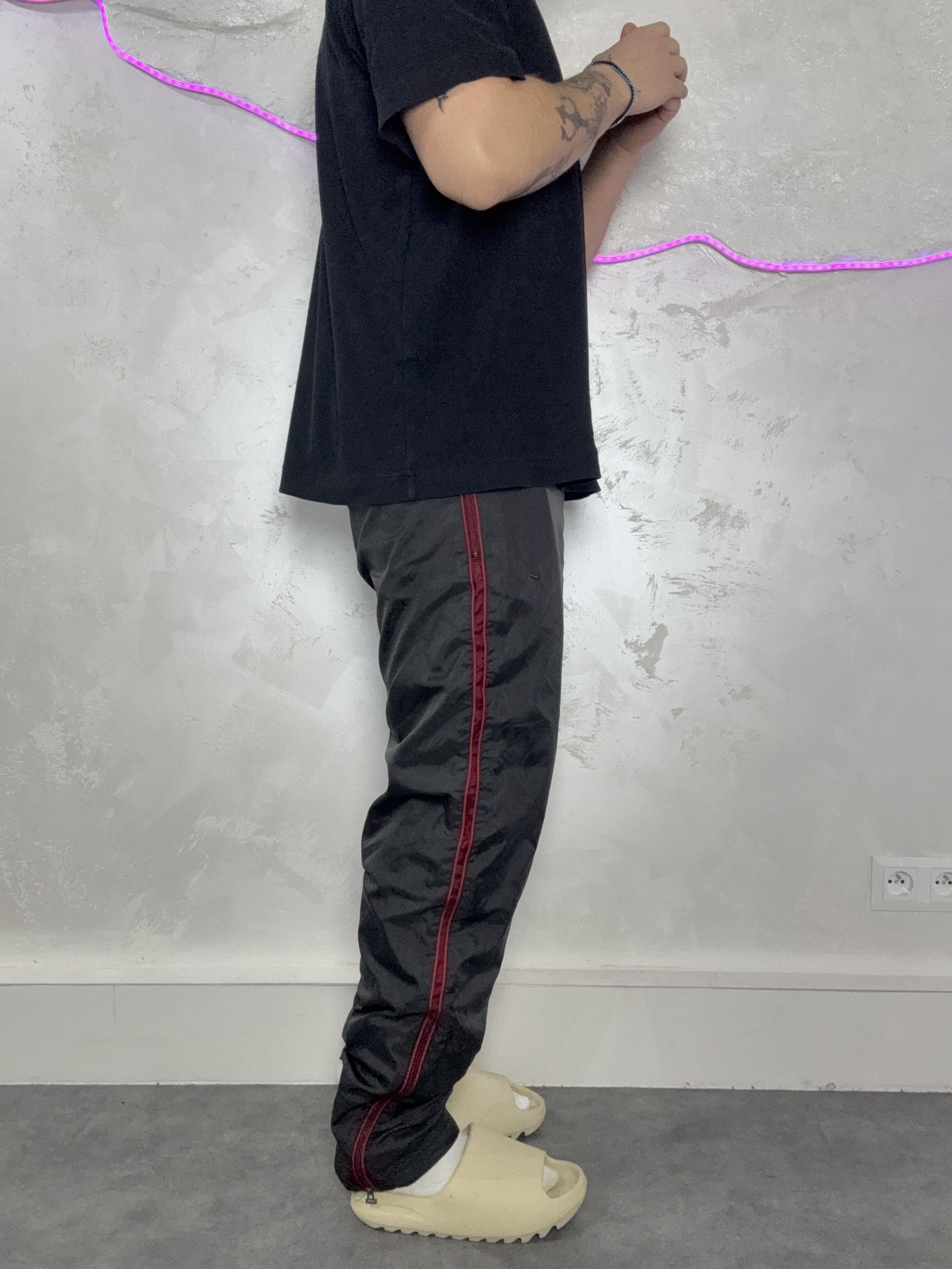 Nike Vintage Nike Parachute 2000 s with a red stripe sweatpants Size US 31 - 2 Thumbnail