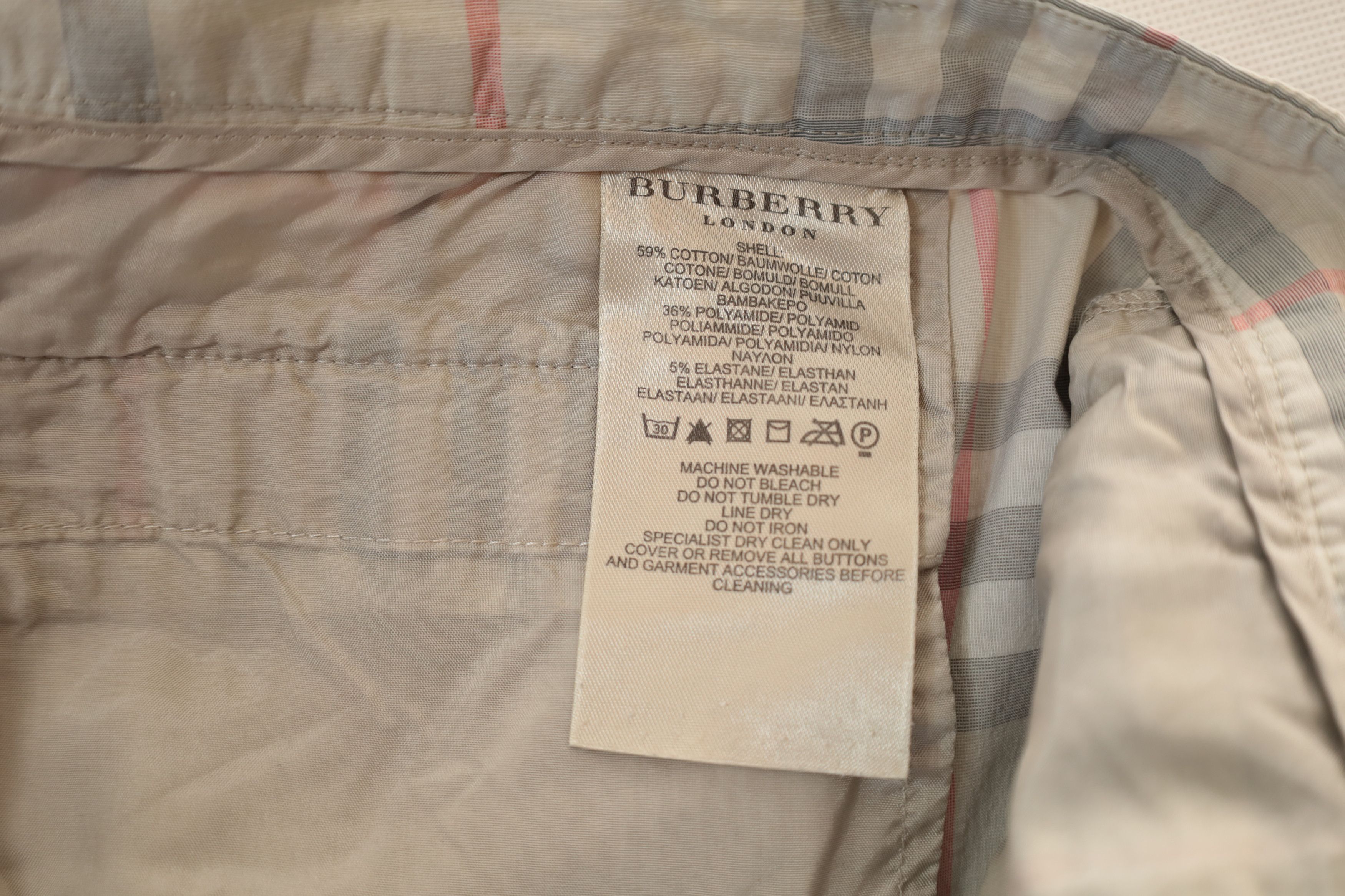 Burberry Burberry Shorts Women Beach 46/US12 Short Mini Pleated Size 34" / US 12 / IT 48 - 8 Thumbnail