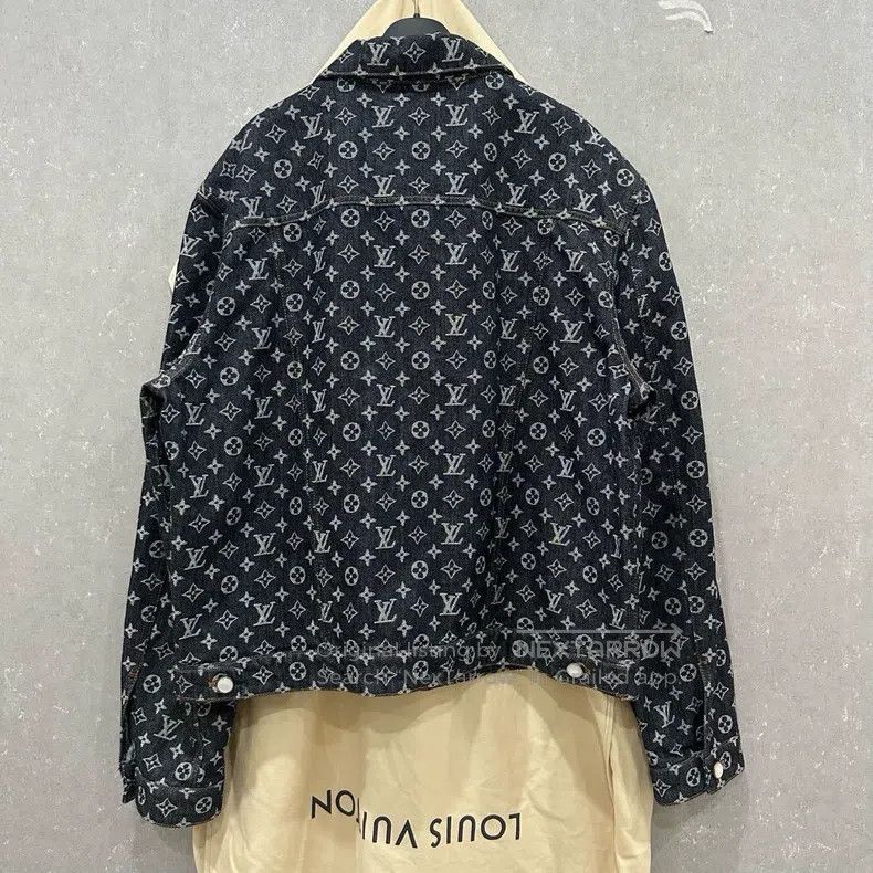 Louis Vuitton Louis Vuitton Full logo pearl button denim jacket Size US L / EU 52-54 / 3 - 2 Thumbnail