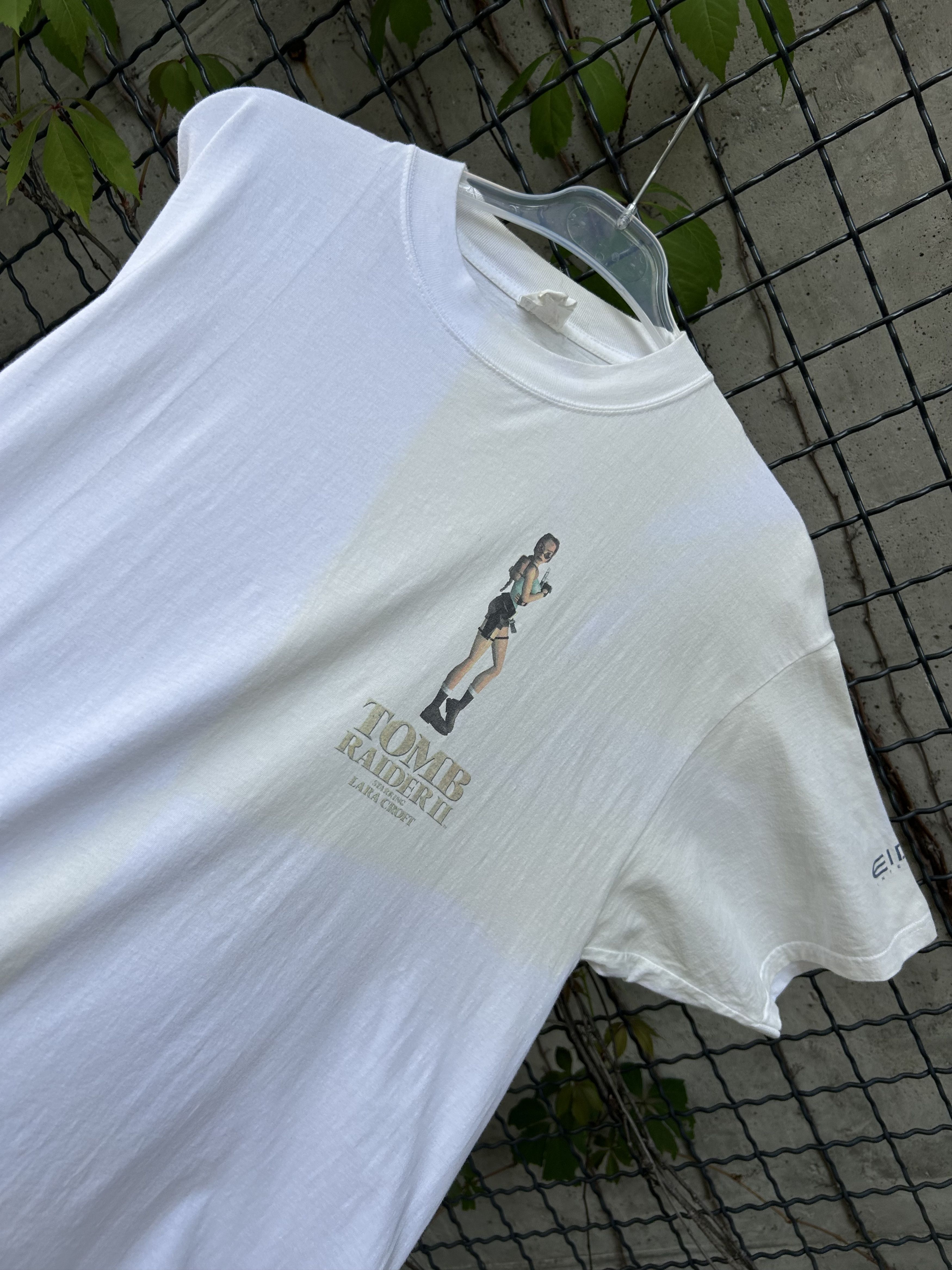 Playstation Vintage 90s Tomb Raider 2 Lara Croft Game T-shirt Size US L / EU 52-54 / 3 - 7 Thumbnail