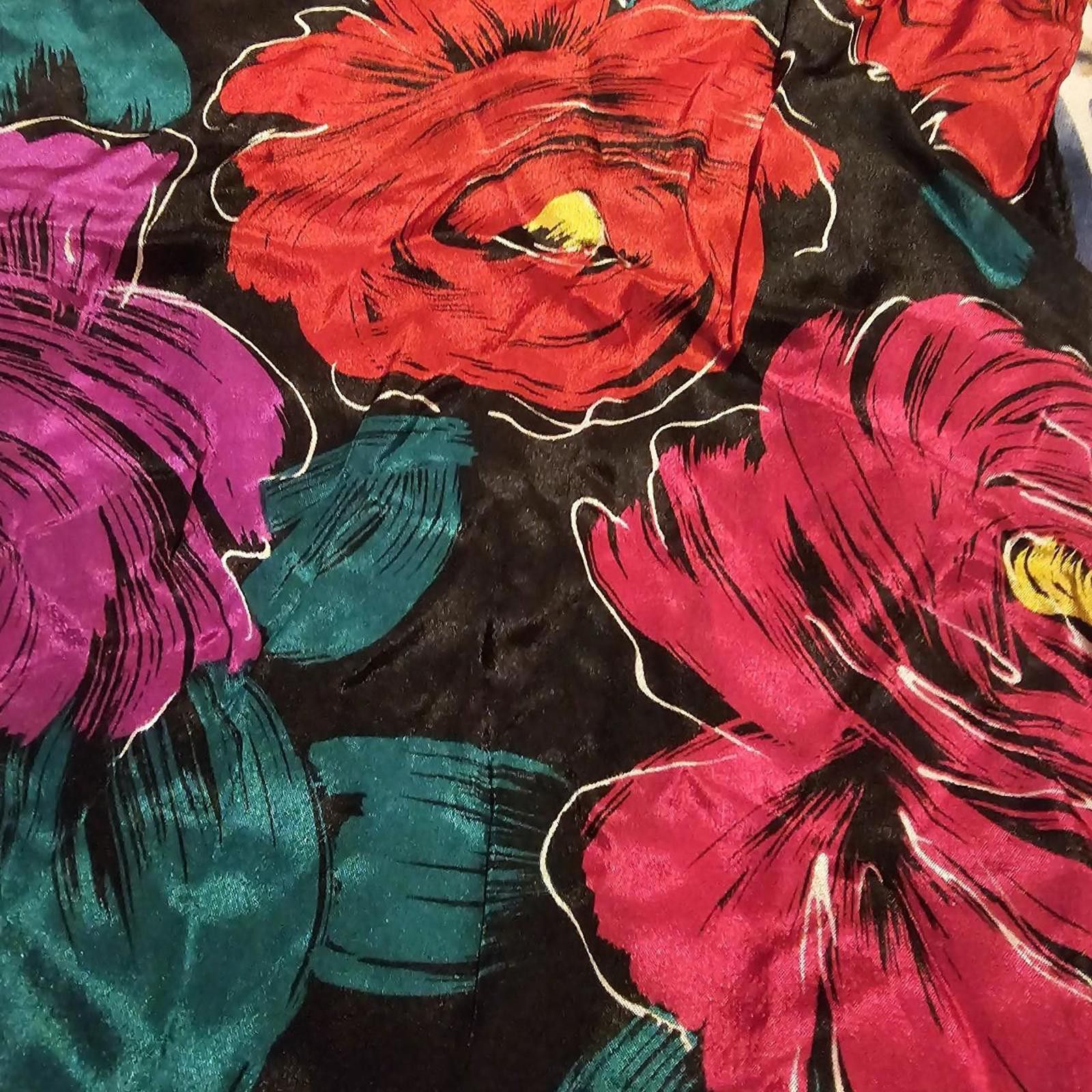 Designer Vintage Silk Floral Scarf Size ONE SIZE - 3 Thumbnail