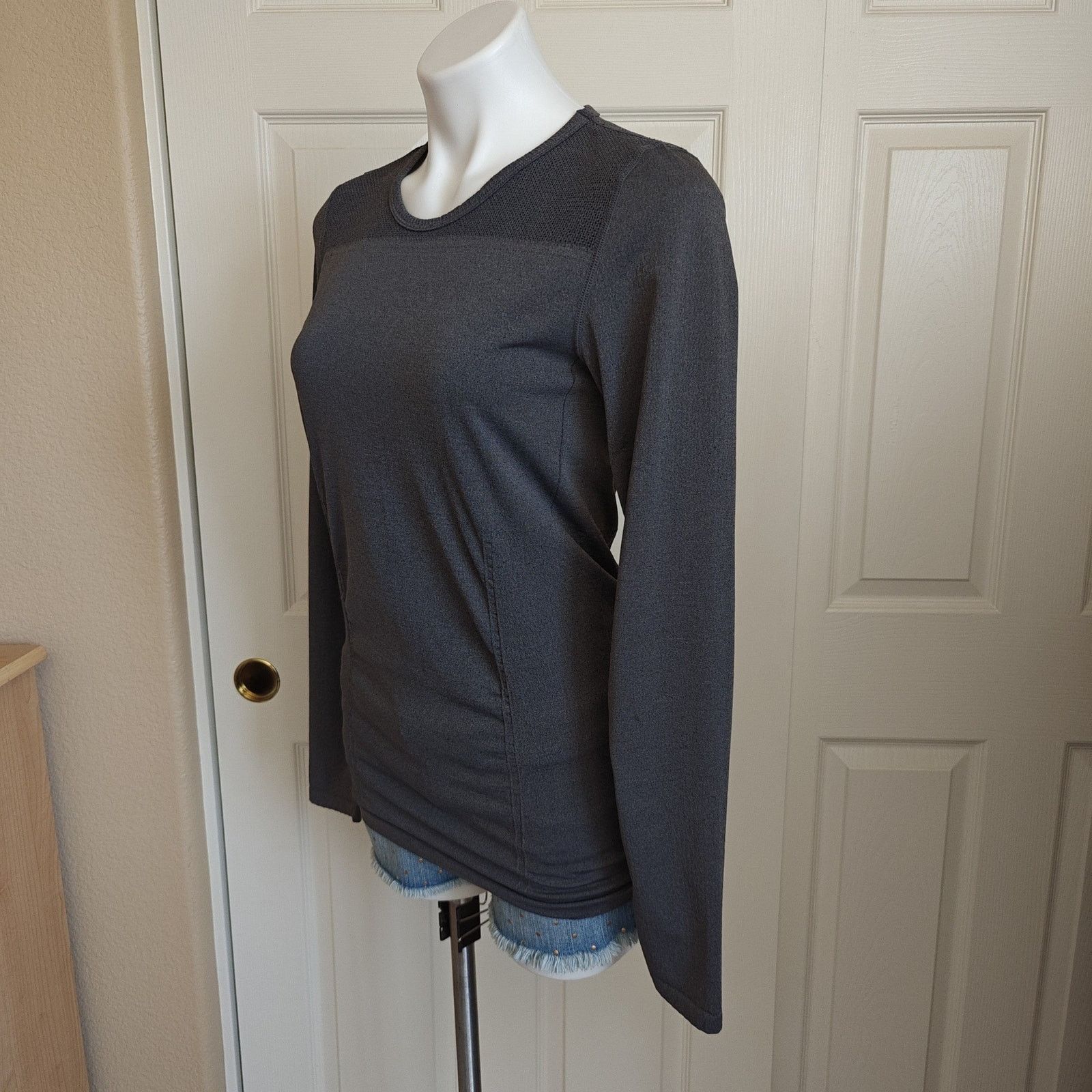 Fabletics Fabletics Eureka Fitted Seamless Crew Neck Top sz L Size L / US 10 / IT 46 - 3 Thumbnail