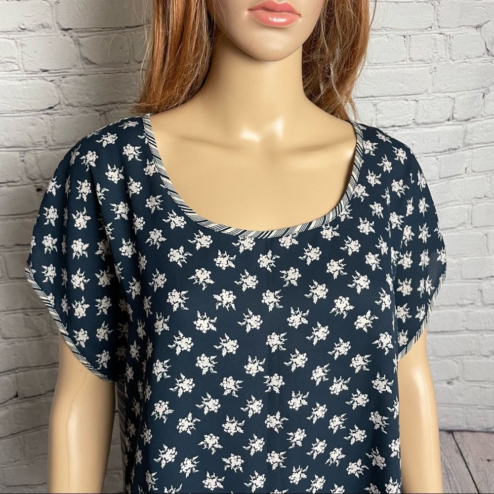 Alfani Alfani Top Blue Beige Front Floral Back Striped Hi-Low Top Size M / US 6-8 / IT 42-44 - 3 Thumbnail