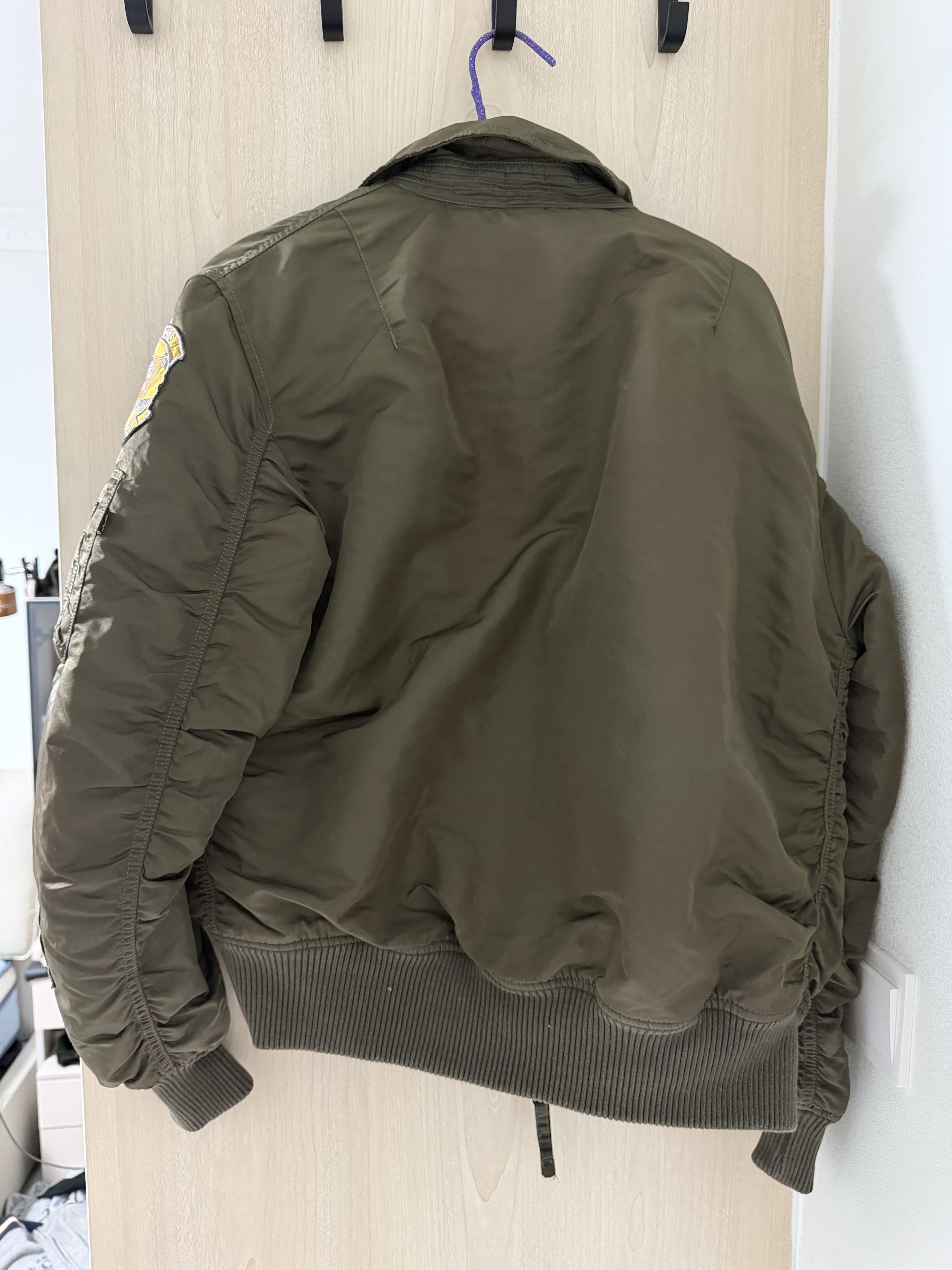 Alpha Industries Alpha Industries Heavyweight MA-1 Flight Jacket bomber coat Size US L / EU 52-54 / 3 - 4 Thumbnail