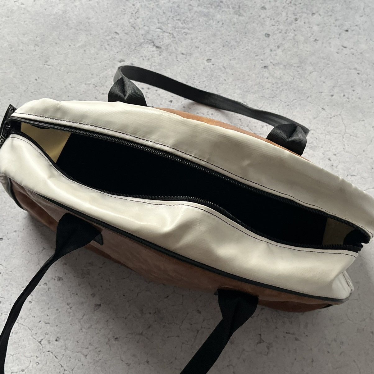 Zirkeltraining Shoulder Bag Real Leather Recycled Gym Mat