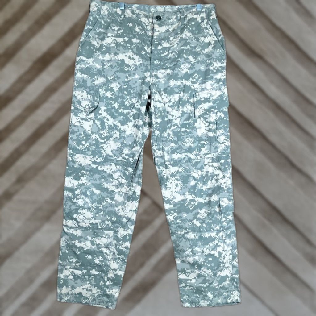 Vintage Army Combat Mens Trousers Green Camouflage Uniform Digicam Medium Regular Pants Mens Green Camouflage Digicam Medium Regular Size US 31 - 1 Thumbnail