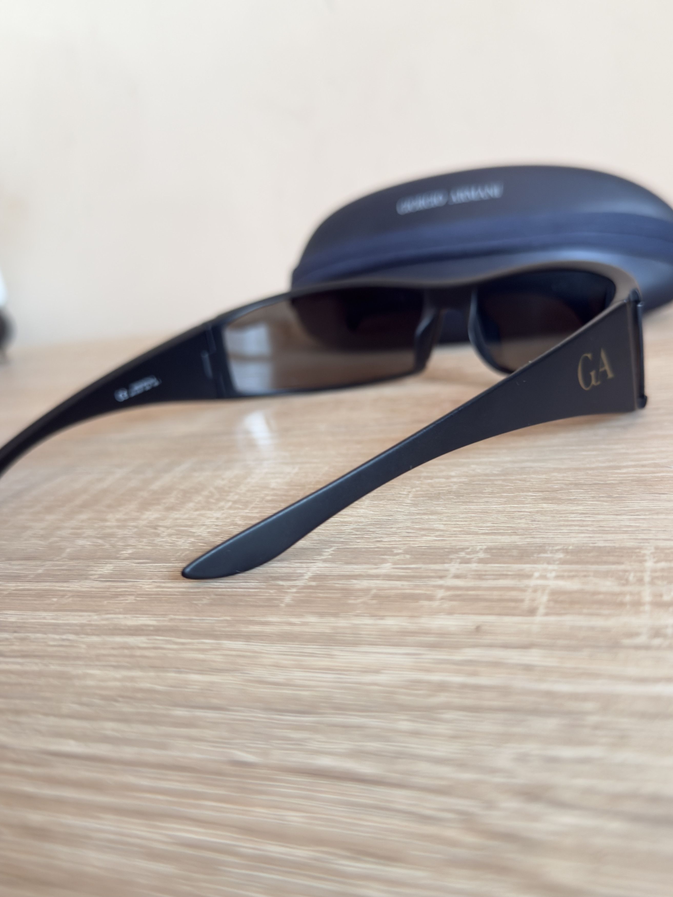 Giorgio Armani Black sunglasses tight mask giorgio Armani rare Size ONE SIZE - 6 Thumbnail