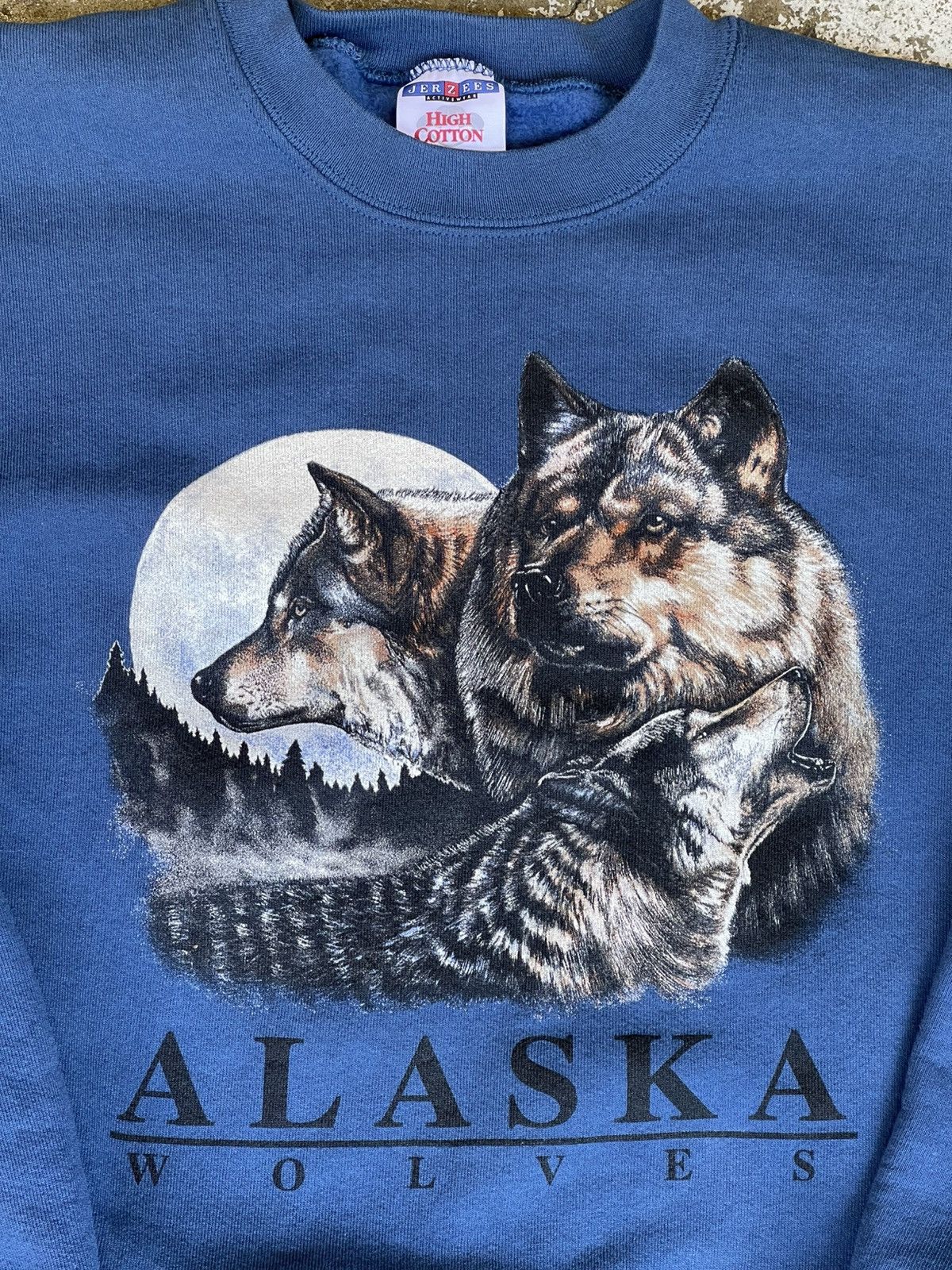 Vintage Vintage 90s Alaskan Wolves Sweatshirt Size US XL / EU 56 / 4 - 2 Thumbnail