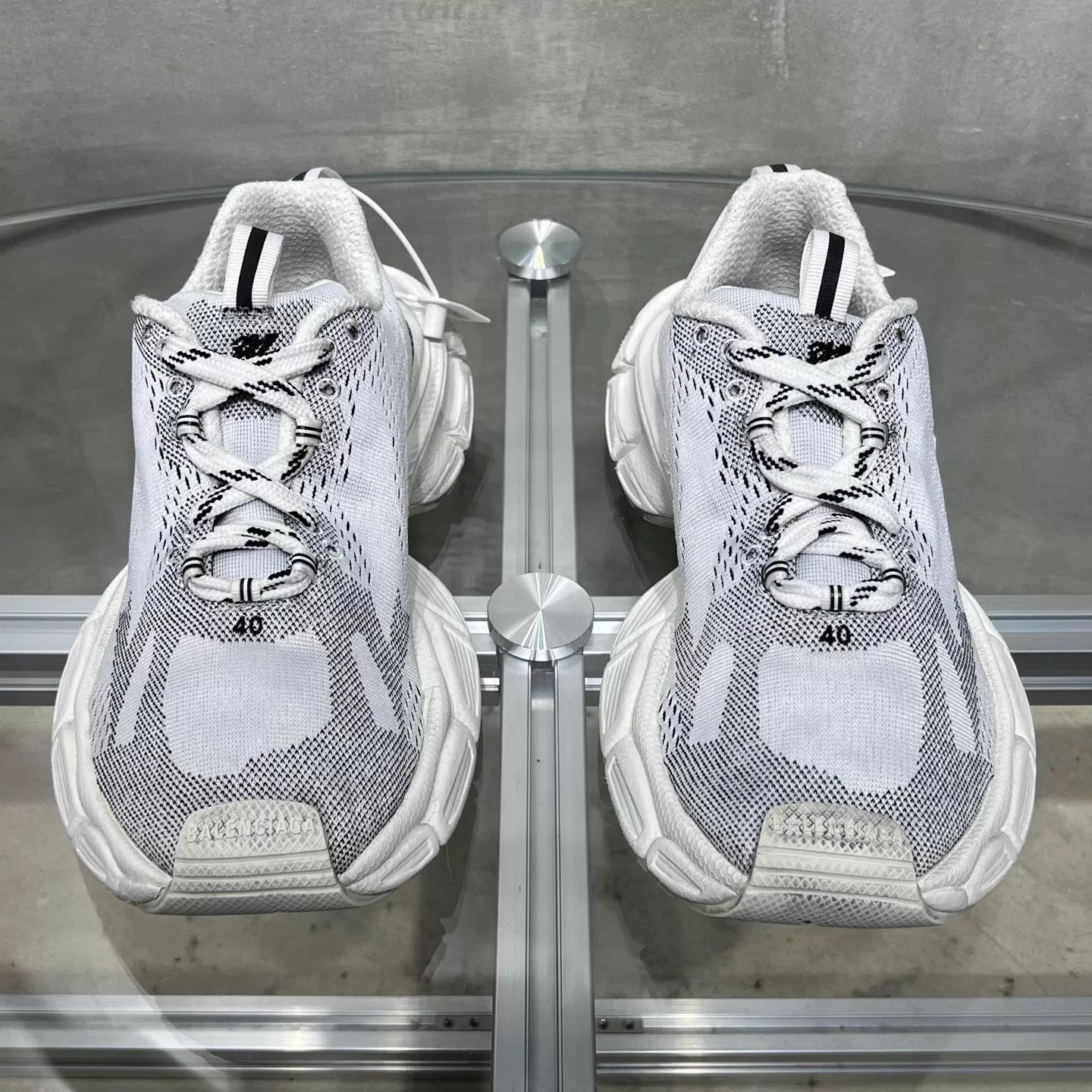 Balenciaga Balenciaga x UA White 40 YH25033 Sneakers Size US 7 / EU 40 - 1 Thumbnail
