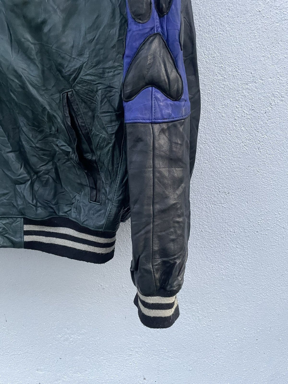 Other Vintage Leather Bomber Jacket Wolf Head Patch Size M Size US M / EU 48-50 / 2 - 5 Thumbnail