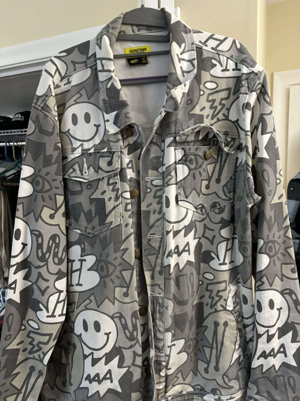 image of Chinatown Market Smiley Speech Bubble Denim Jacket 'grey' in Grey/White, Men's (Size 2XL)