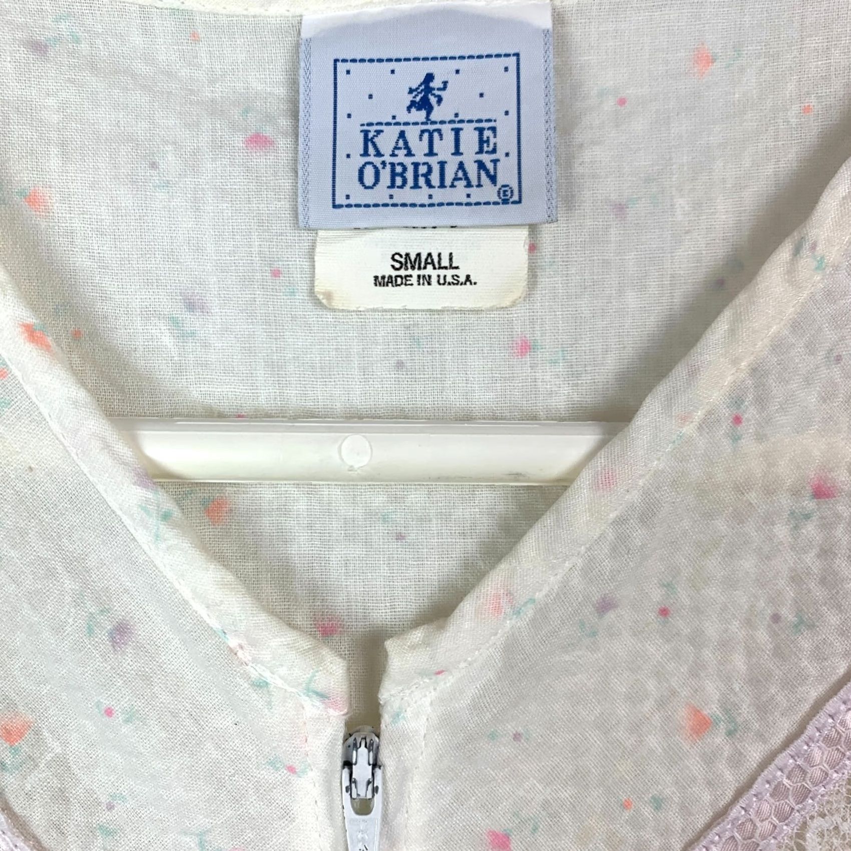 Vintage VINTAGE Katie OBrian Seersucker Pastel Floral Nightgown Muumuu Size S Cream 1990s Polyester Knit Womens Size ONE SIZE - 3 Thumbnail