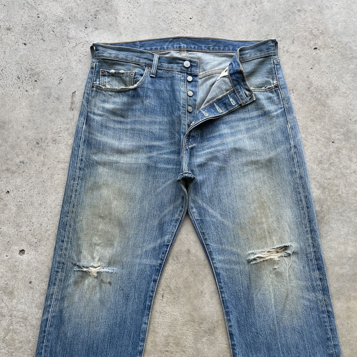 Levi's Vintage Clothing W37 Vintage Levi’s 501 Distressed MudWash Jeans Faded Pants Size US 37 - 3 Thumbnail