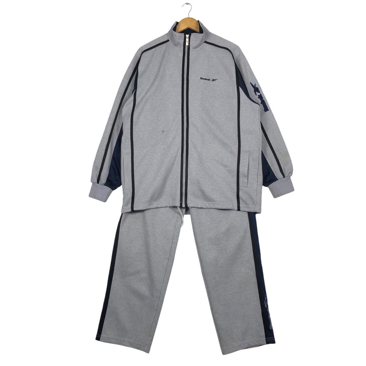 Reebok × Vintage Vintage Reebok Track Top Sweater Sportswear Running Wear Size US L / EU 52-54 / 3 - 1 Thumbnail