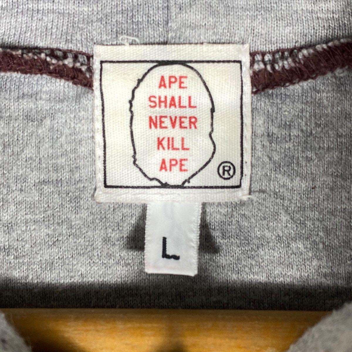 Bape Vintage BAPE Hoodie A Bathing Ape Brown College Logo Size US L / EU 52-54 / 3 - 8 Thumbnail
