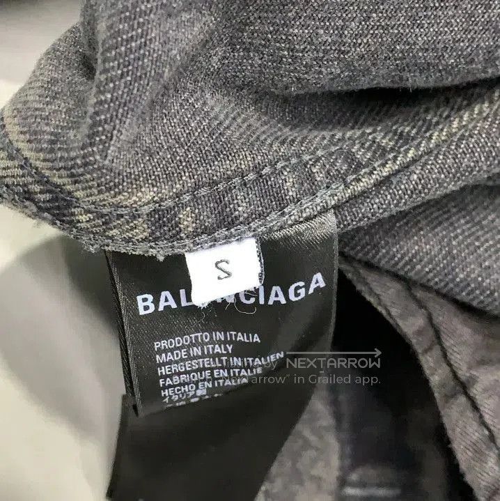 Balenciaga Balenciaga Black Spray Logo Denim Jacket. Size US S / EU 44-46 / 1 - 3 Thumbnail