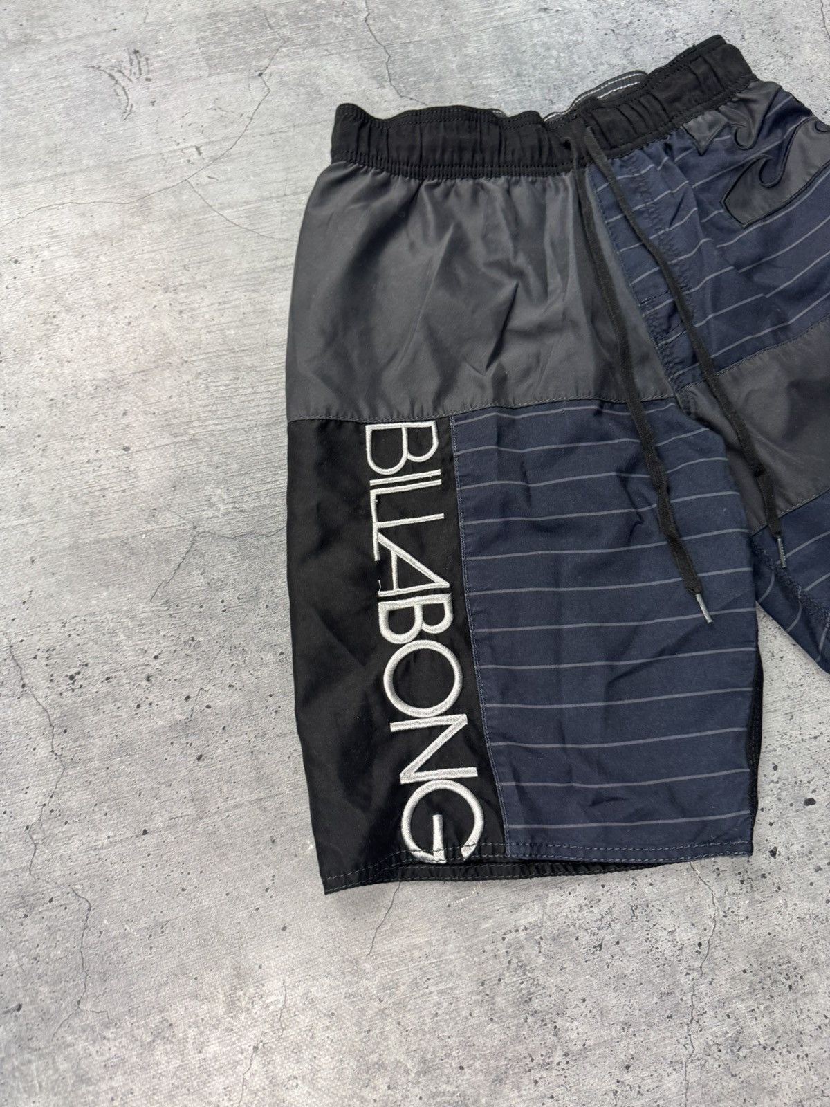 Billabong Vintage Billabong Board Shorts Signature Andy Irons Size US 30 / EU 46 - 2 Thumbnail