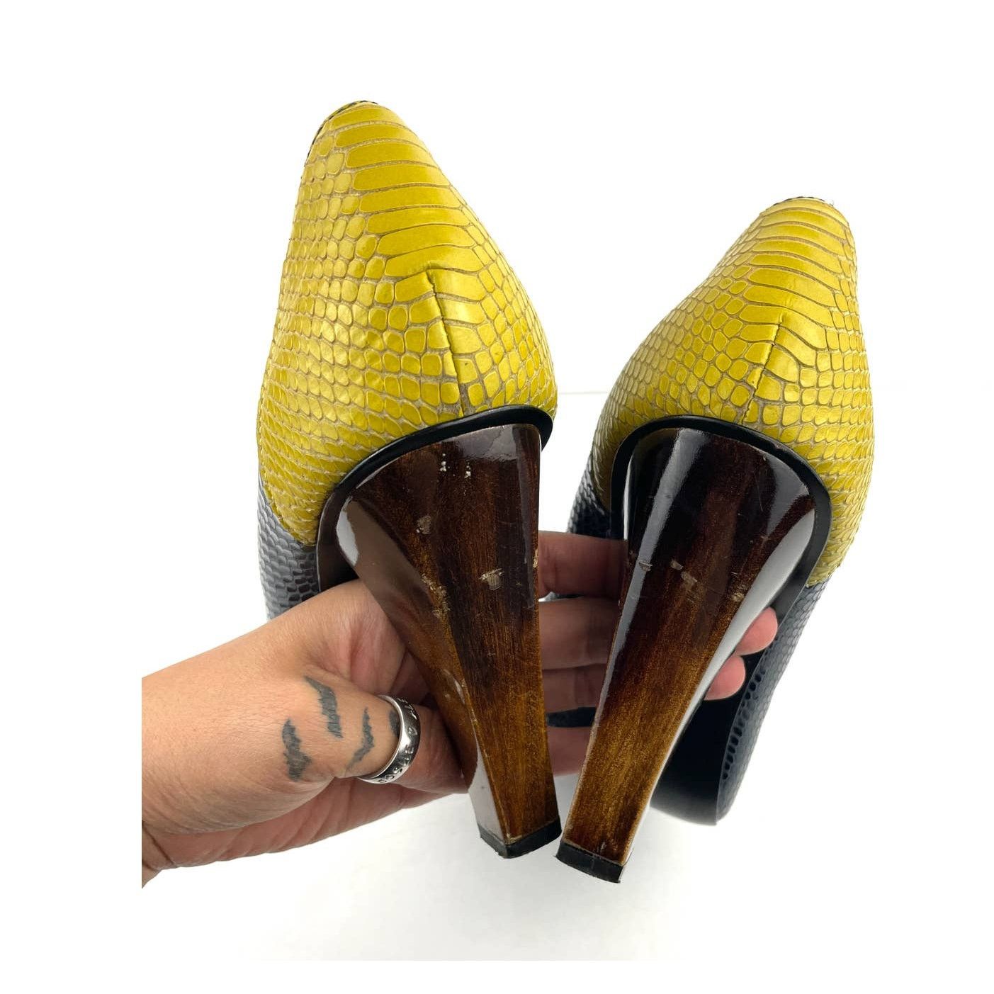 7 For All Mankind Wooden Heels Pumps Blue Yellow Snake Style 10 Leather Size US 9 / IT 39 - 8 Thumbnail