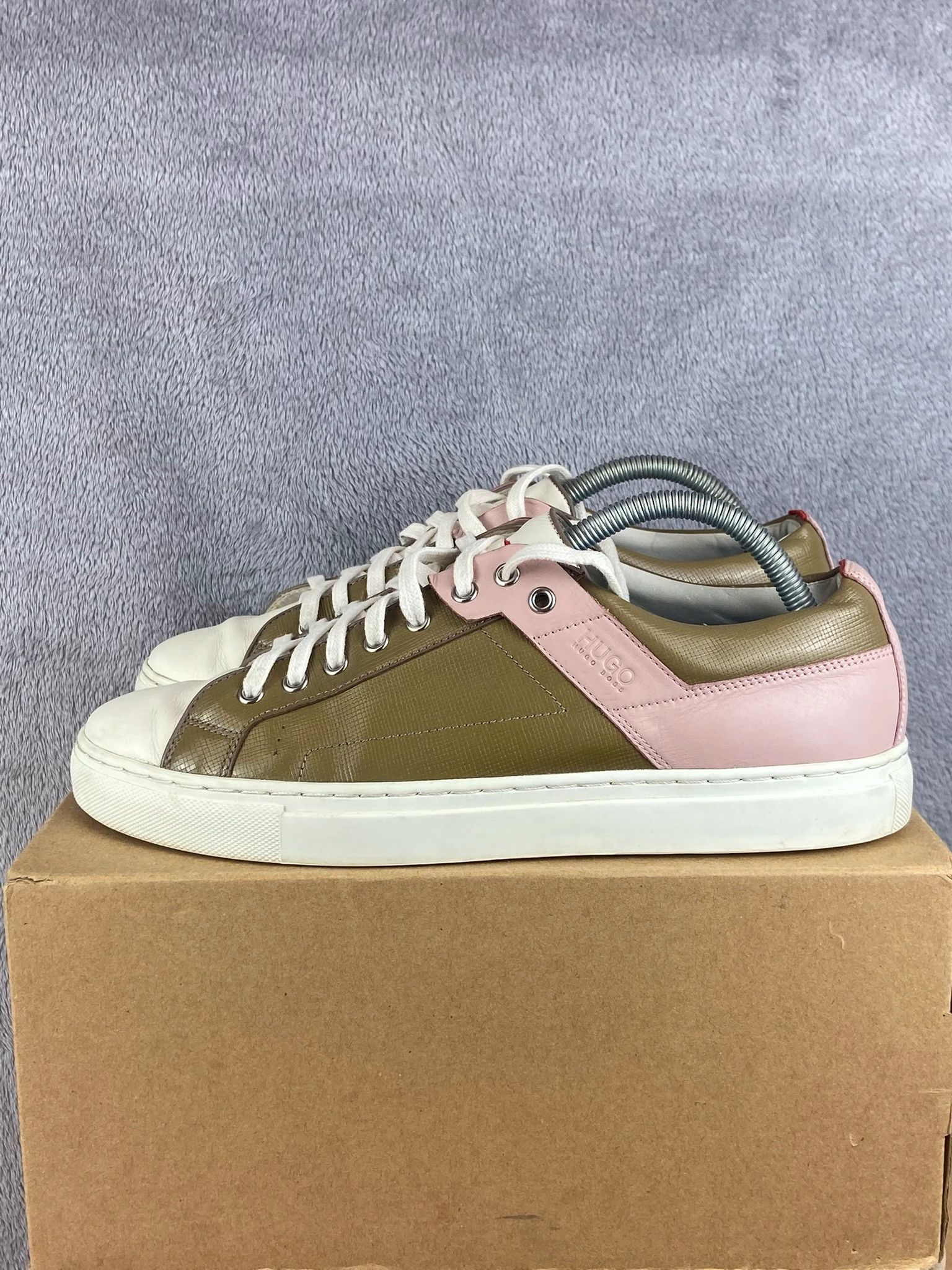 Hugo Boss Hugo Boss trampki złoto białe vintage Size US 9 / EU 42 - 2 Thumbnail