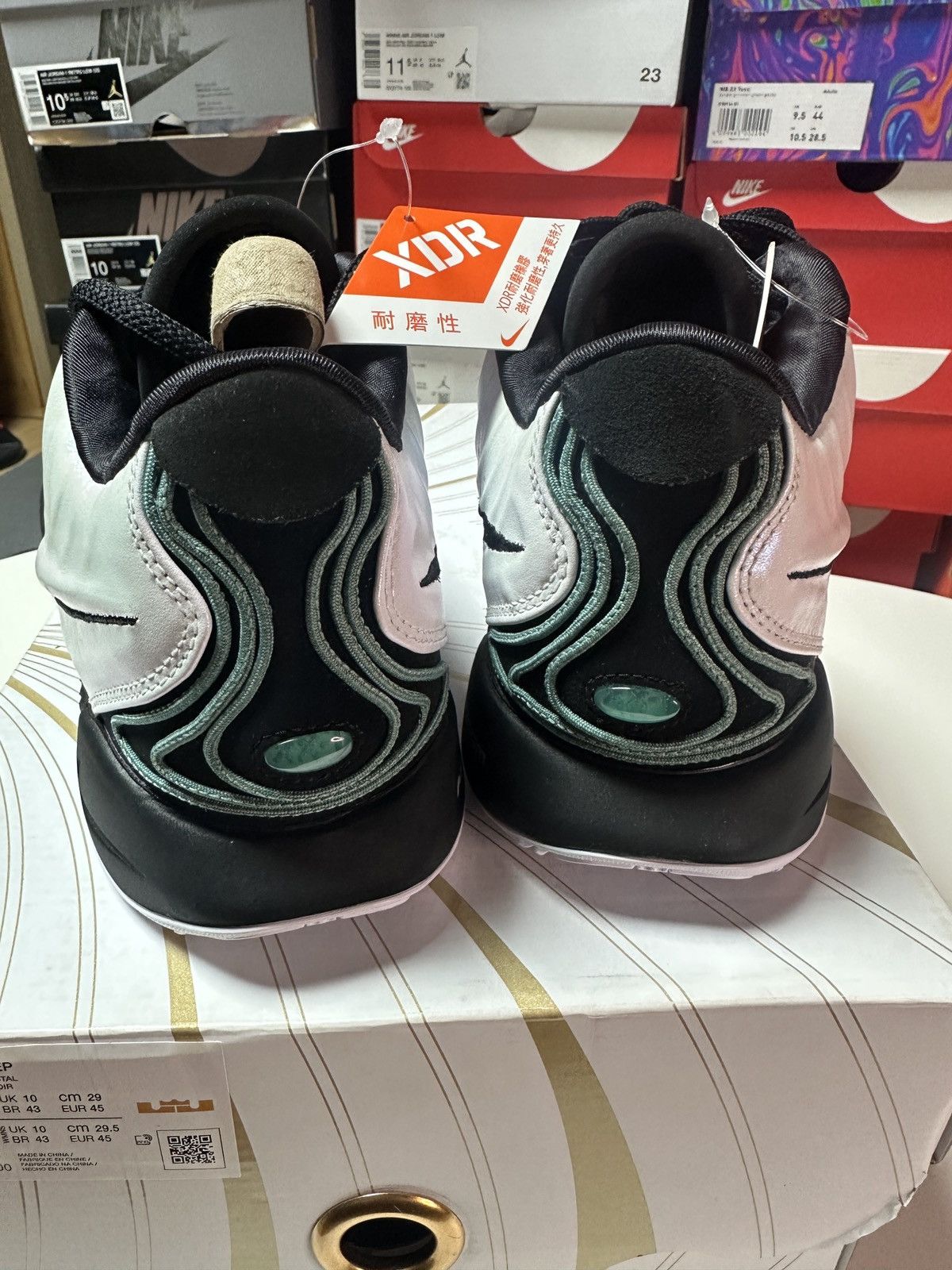 Nike NIKE LEBRON XXI 21 WHITE BLACK BICOASTAL MEN SIZE 11 NEW BOX Size US 11 / EU 44 - 6 Thumbnail