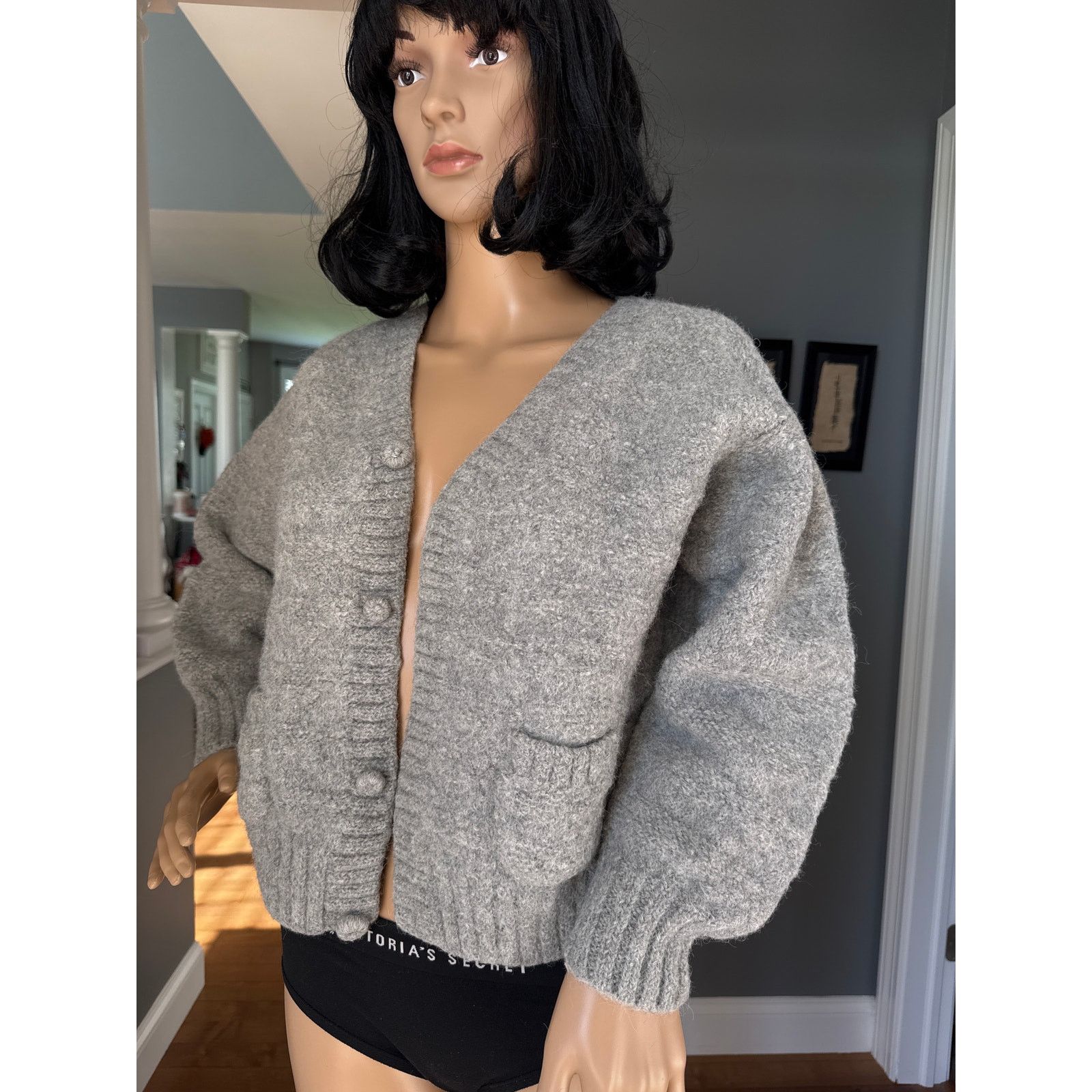Vintage Peruvian Alpaca V neck Sweater gray faux button down pockets Size M / US 6-8 / IT 42-44 - 14 Thumbnail