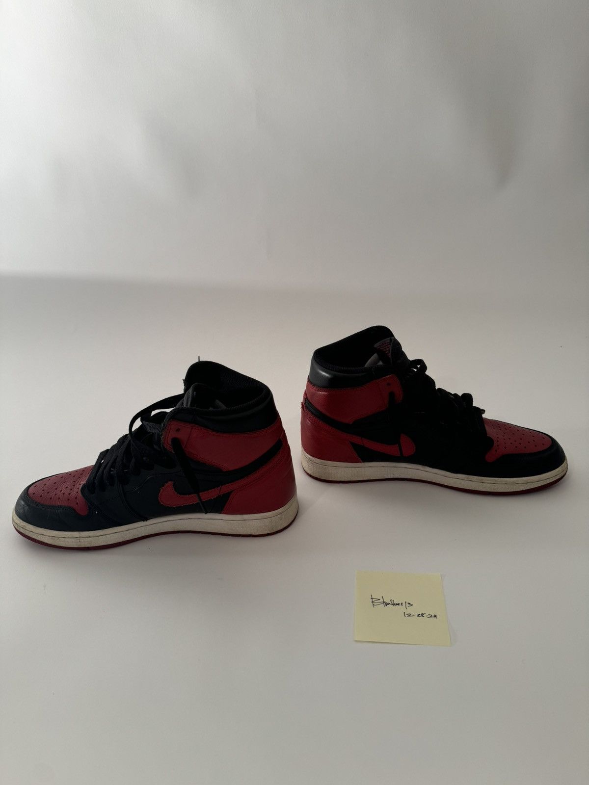 Jordan Brand Air Jordan Bred 1 (2016) Size 9.5 Size US 9.5 / EU 42-43 - 6 Thumbnail