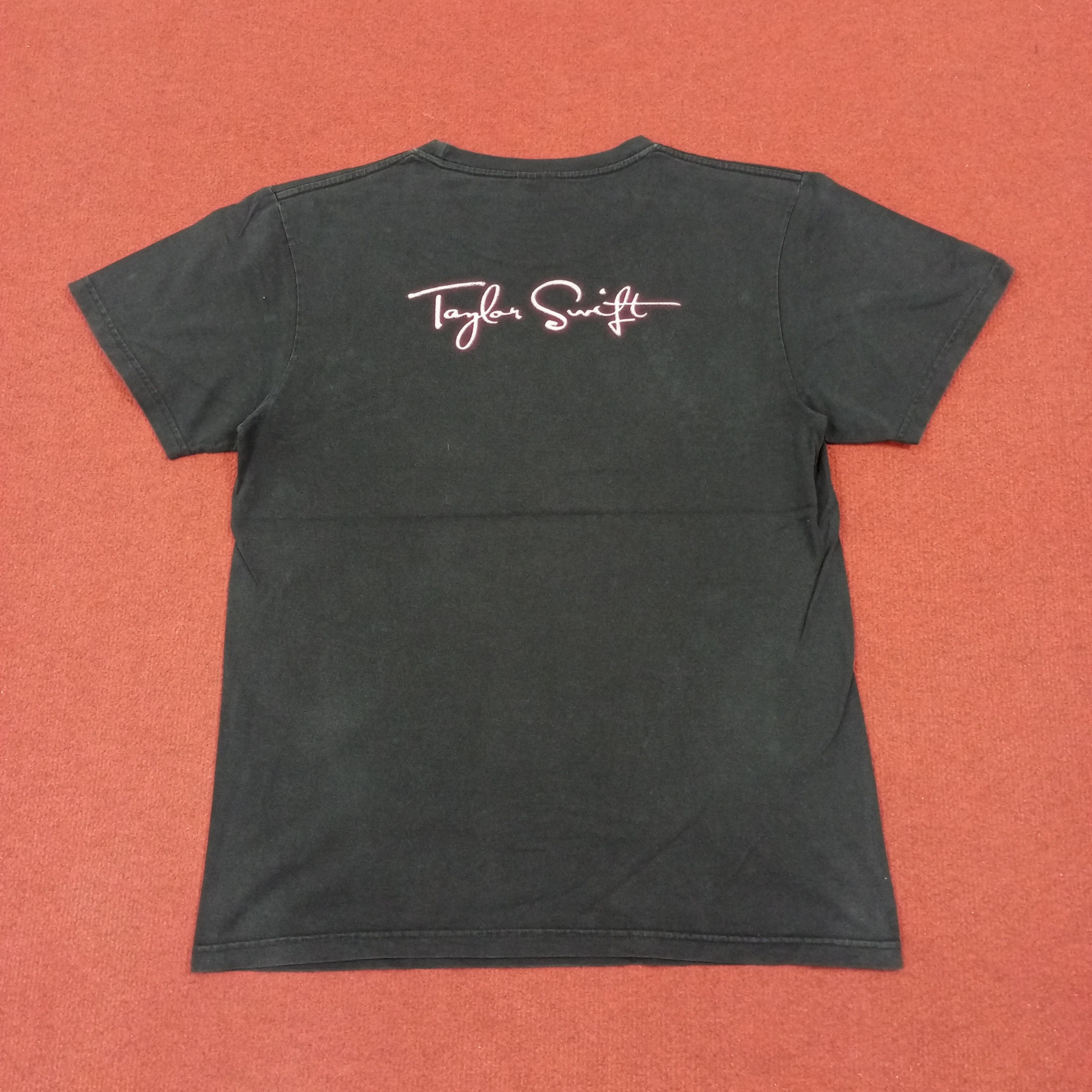 Band Tees Taylor Swift American Singer Music Streetwear Style Tshirt Size US M / EU 48-50 / 2 - 3 Thumbnail